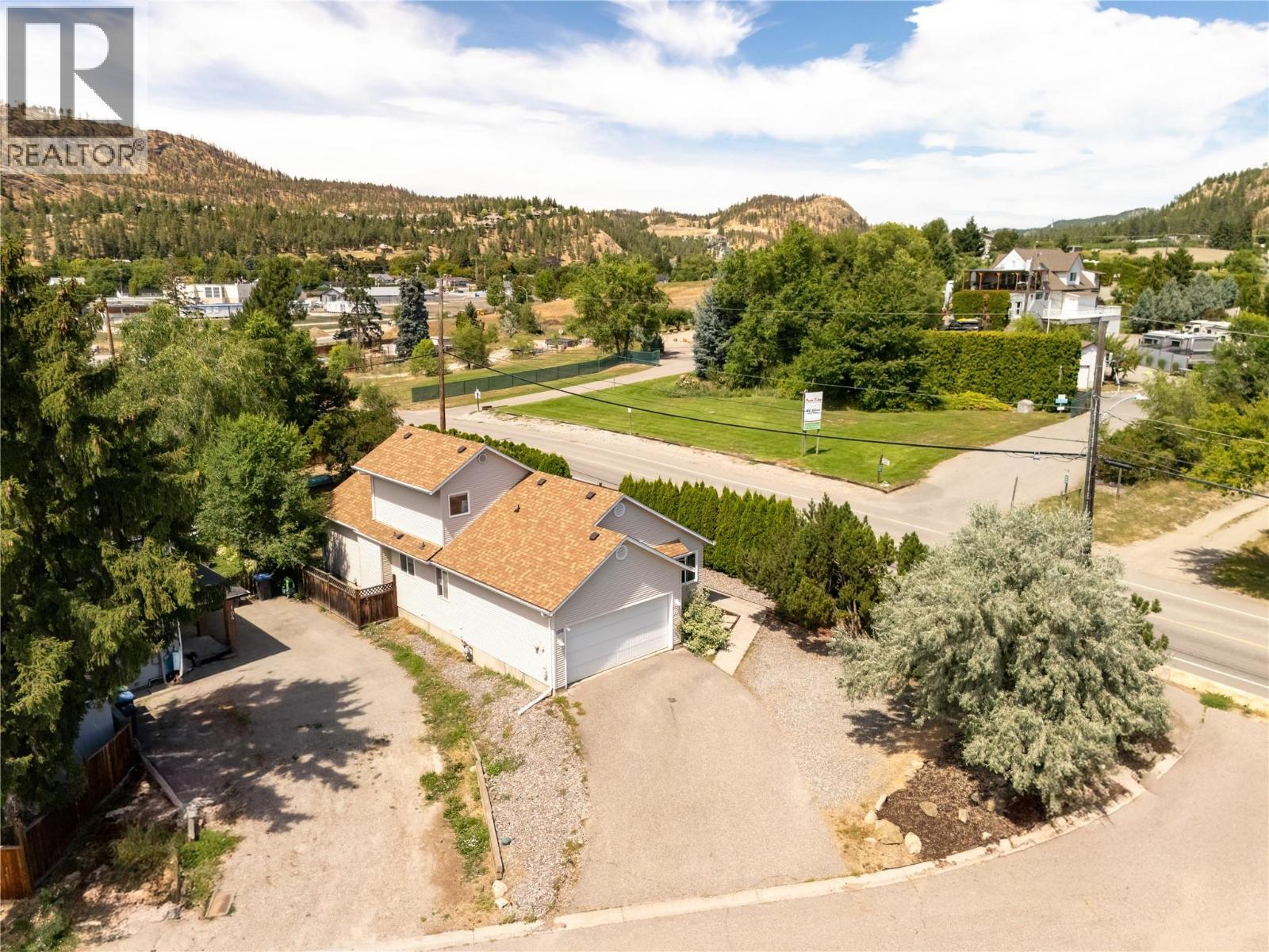 KELOWNA, British Columbia, V1V 1S9, CA, 4 Bedrooms Bedrooms, ,3 BathroomsBathrooms,Residential,For Sale,1895438