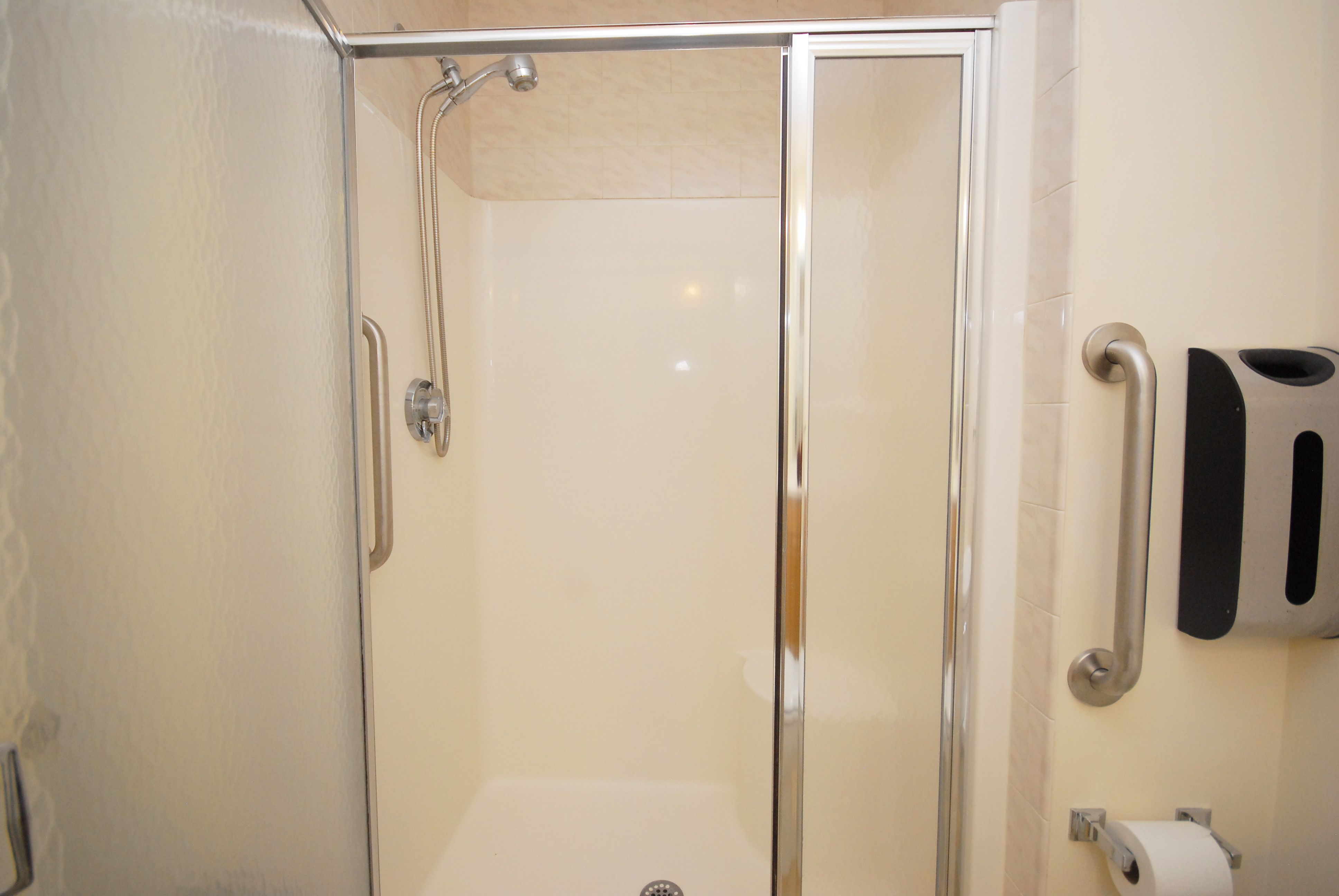  4 Autumn Drive, Unit B, Hudson, MA 01749 - 物件實景