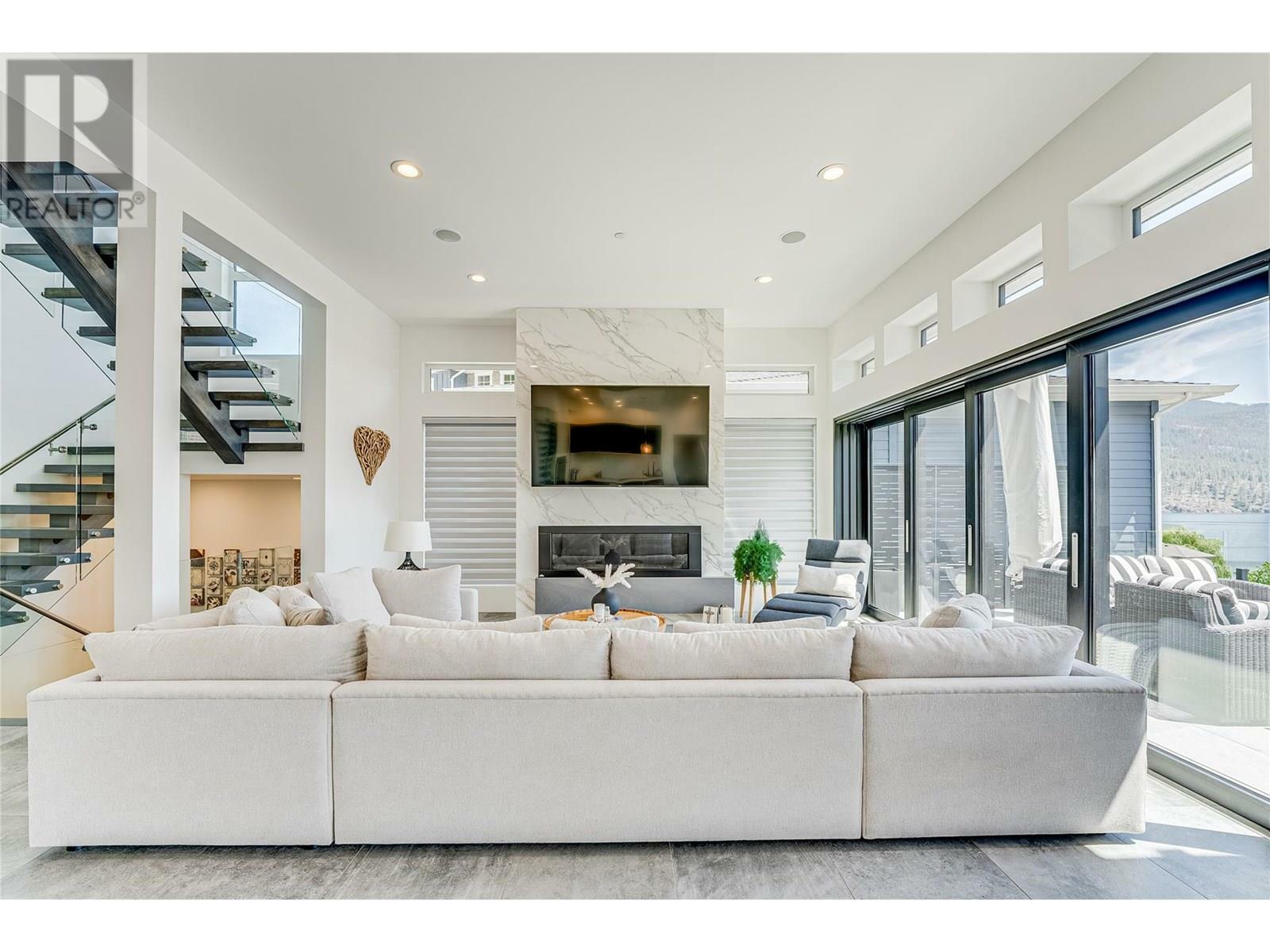 LAKE COUNTRY, British Columbia, V4V 2G2, CA, 4 Bedrooms Bedrooms, ,3 BathroomsBathrooms,Residential,For Sale,1859669