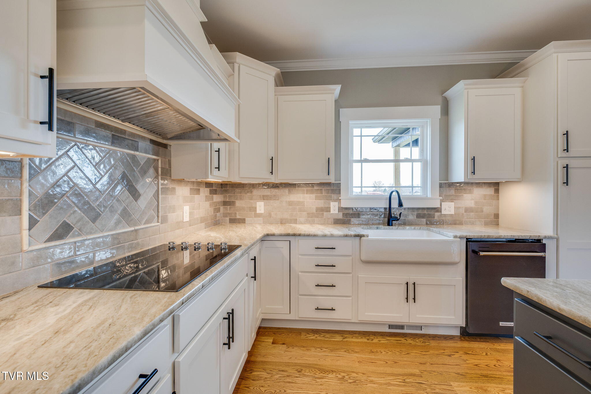 Jonesborough, Tennessee, 37659, United States, 4 Bedrooms Bedrooms, ,3 BathroomsBathrooms,Residential,For Sale,1974561