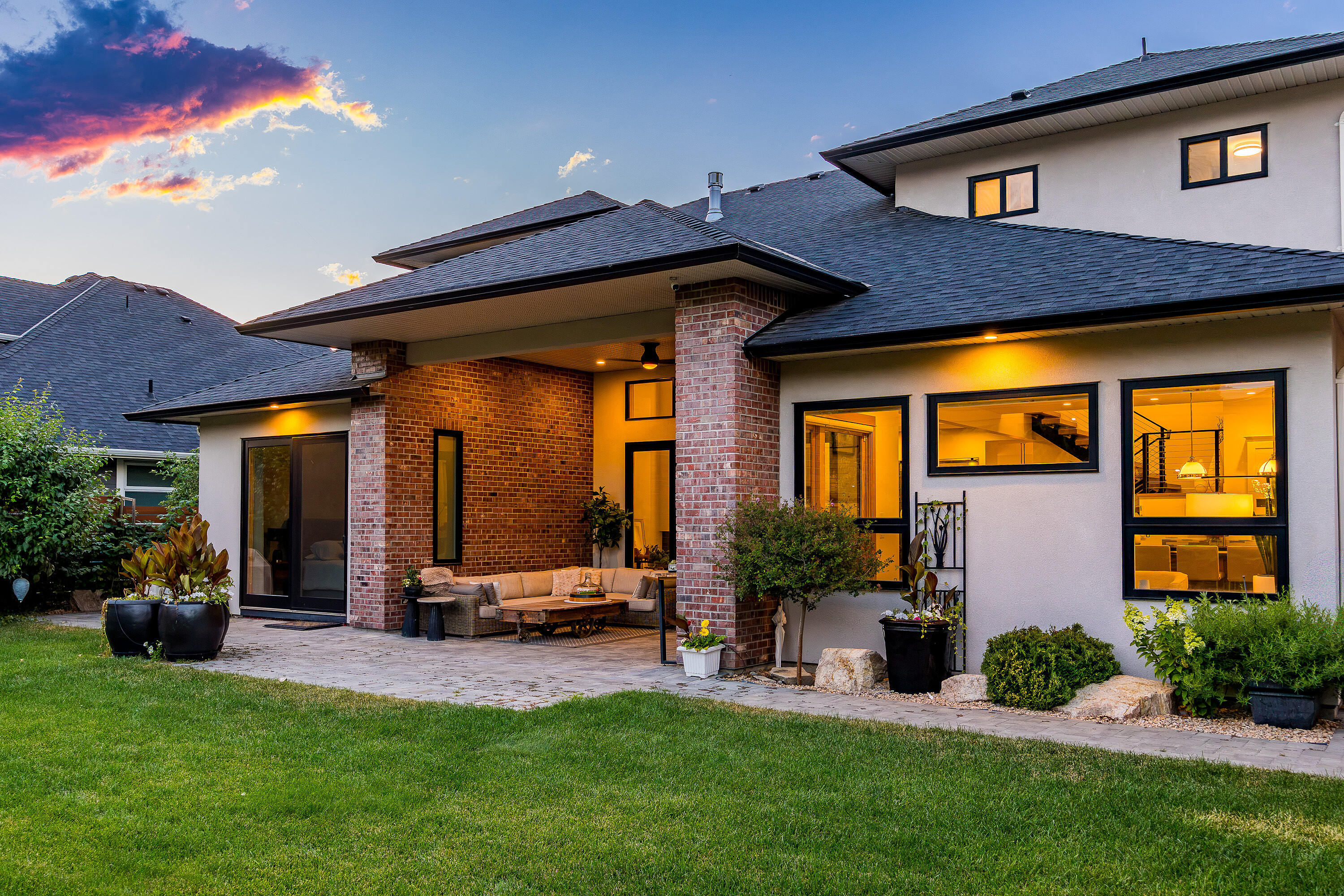  Stunning Modern Home - 物件實景