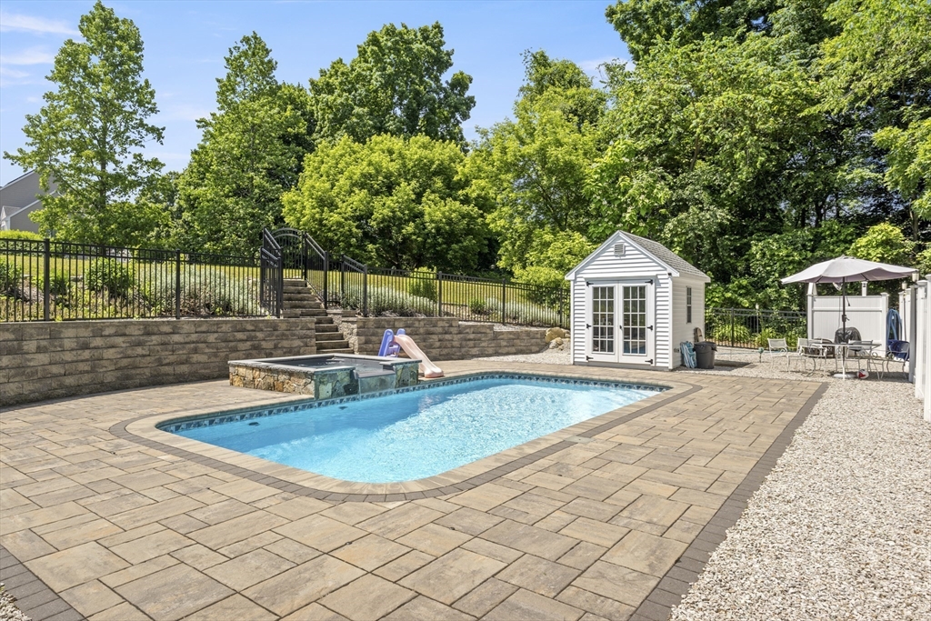 Bellingham, Massachusetts, 02019, United States, 3 Bedrooms Bedrooms, ,3 BathroomsBathrooms,Residential,For Sale,1938371