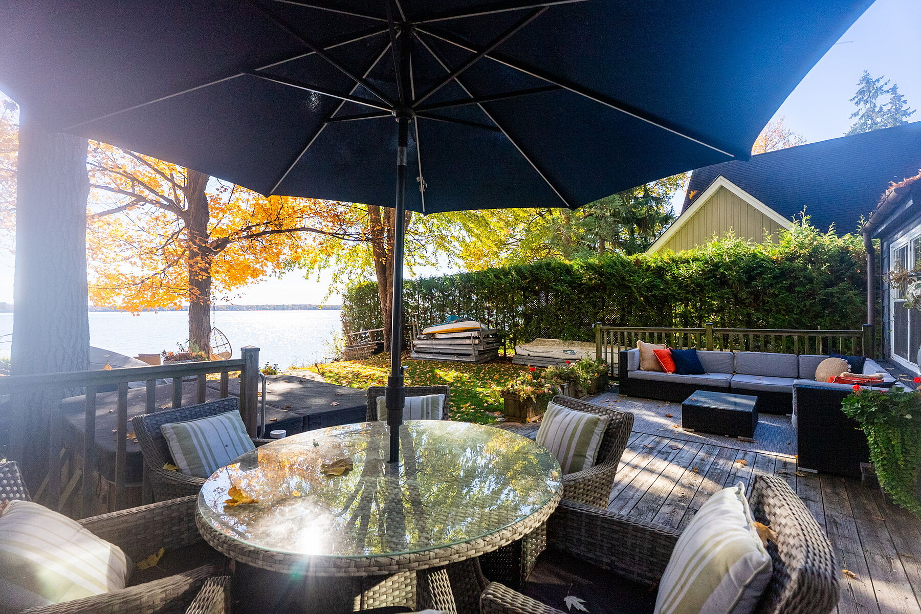  A Refined Lakeside Retreat - 物件實景