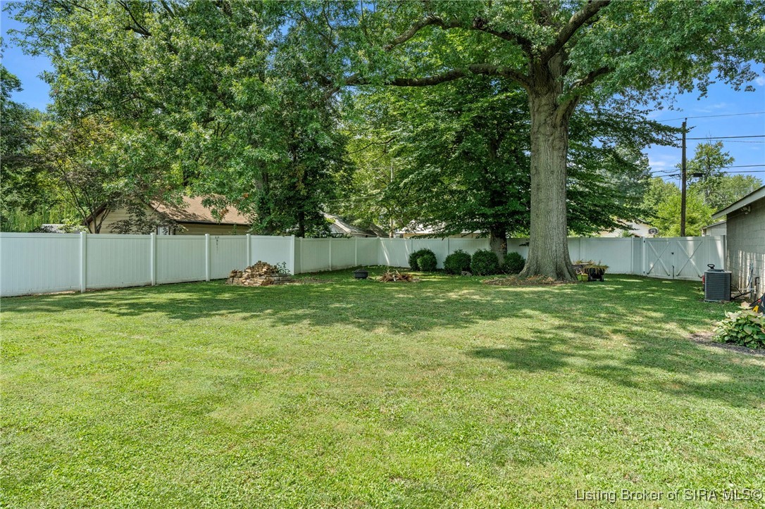 Jeffersonville, Indiana, 47130, United States, 4 Bedrooms Bedrooms, ,4 BathroomsBathrooms,Residential,For Sale,1897686
