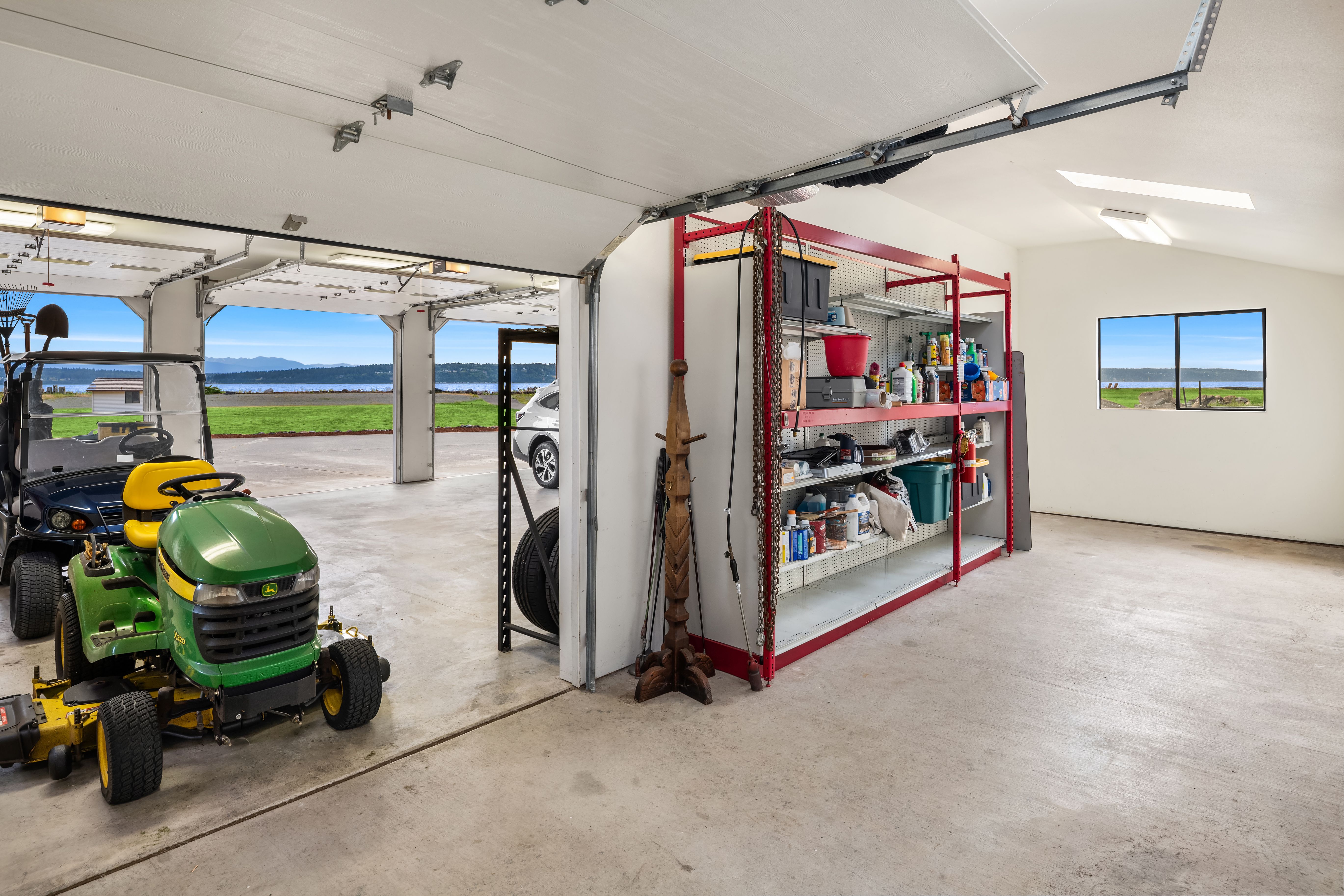  2106 Breezy Point Rd, Camano, WA 98282 - 物件實景
