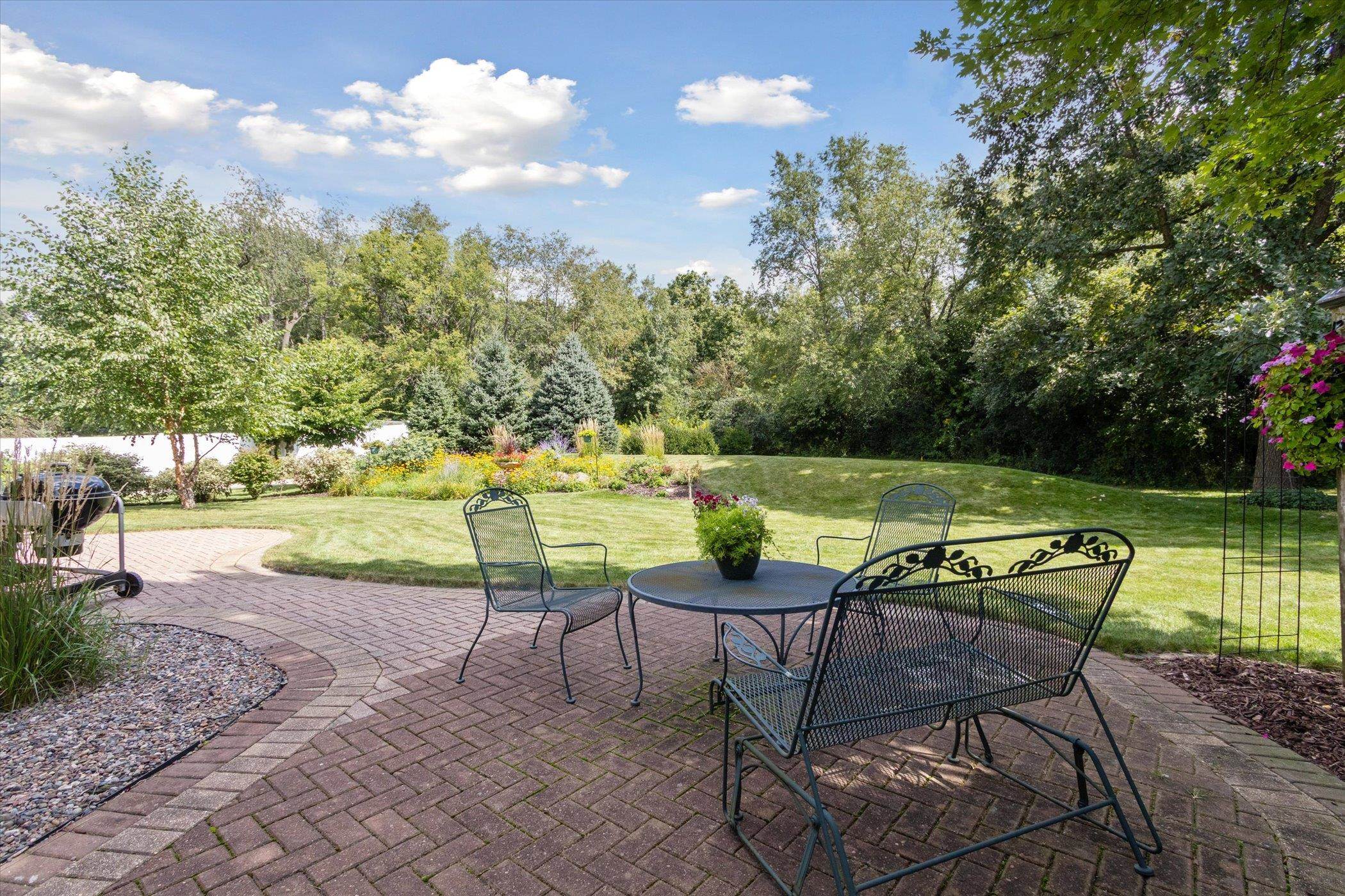 Janesville, Wisconsin, 53546, United States, 3 Bedrooms Bedrooms, ,4 BathroomsBathrooms,Residential,For Sale,1978617