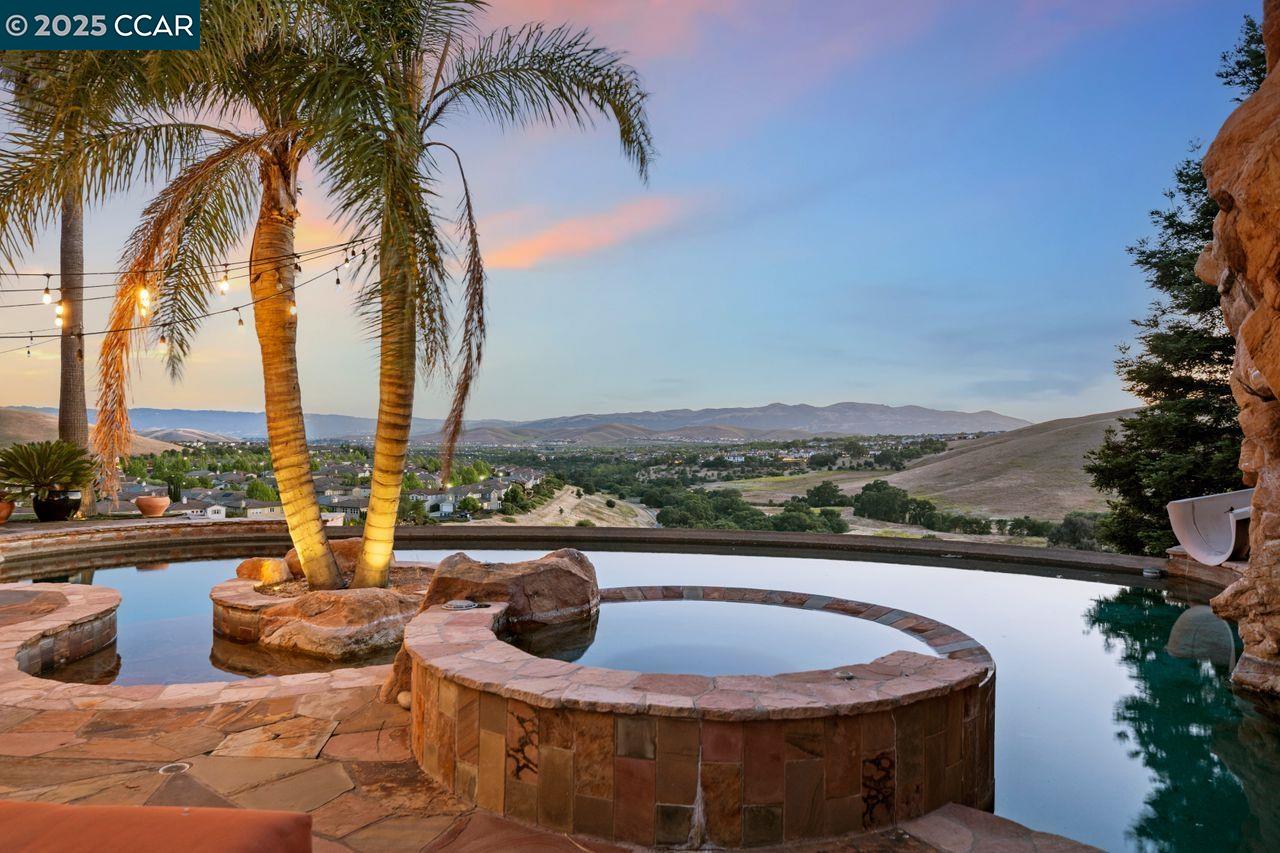 Danville, California, 94506, United States, 4 Bedrooms Bedrooms, ,4 BathroomsBathrooms,Residential,For Sale,1940508