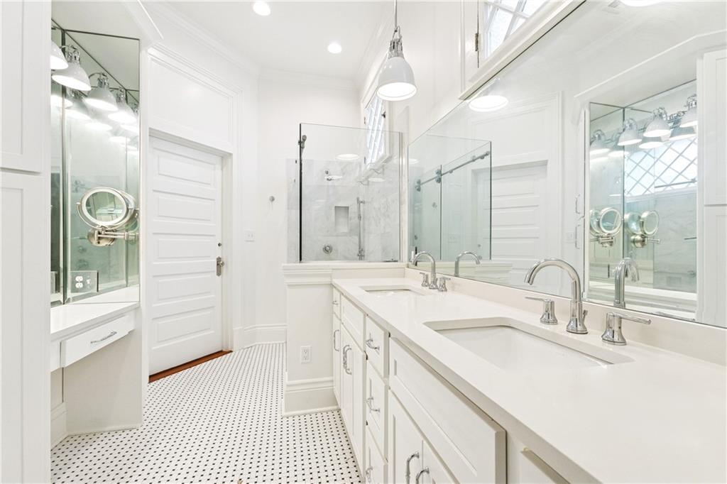 New Orleans, Louisiana, 70115, United States, 3 Bedrooms Bedrooms, ,5 BathroomsBathrooms,Residential,For Sale,2001784