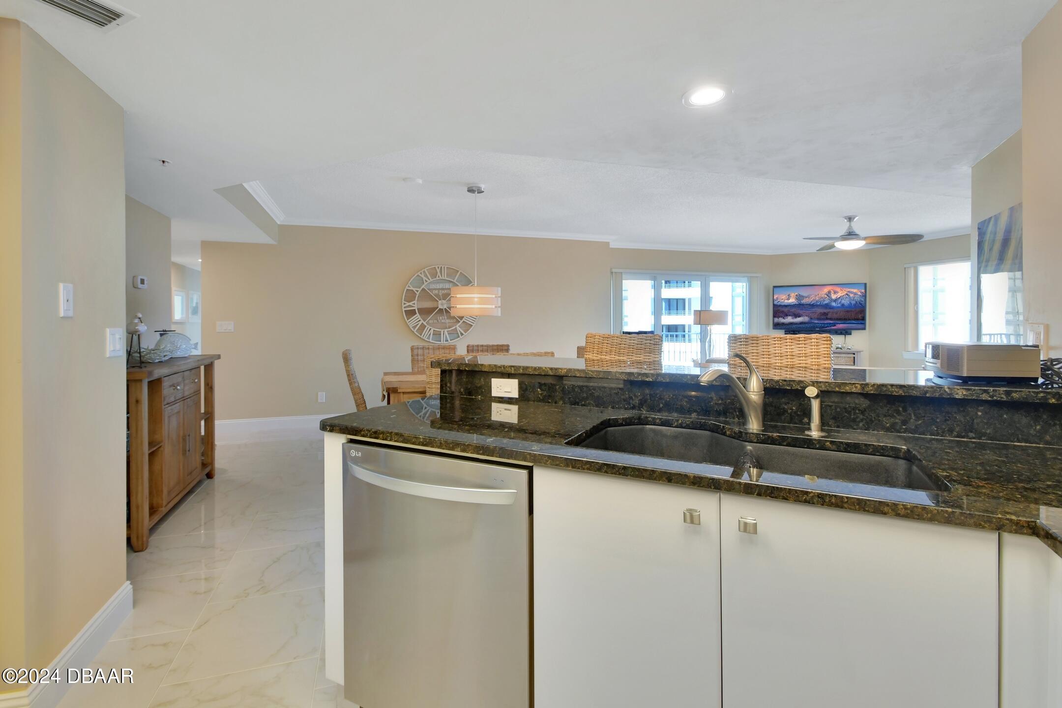 Daytona Beach Shores, Florida, 32118, United States, 2 Bedrooms Bedrooms, ,2 BathroomsBathrooms,Residential,For Sale,1924936