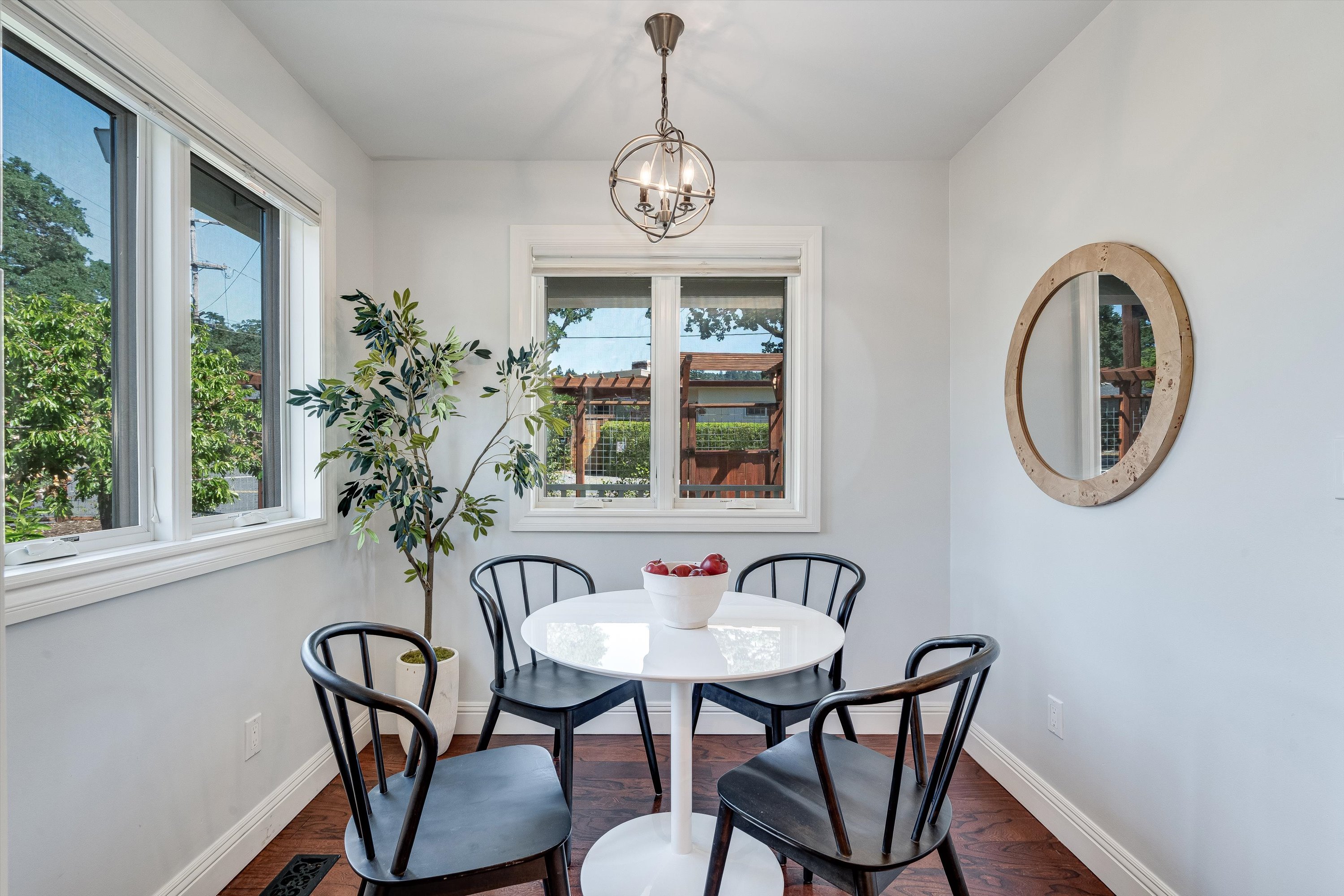  18428 4th  Avenue - 物件實景