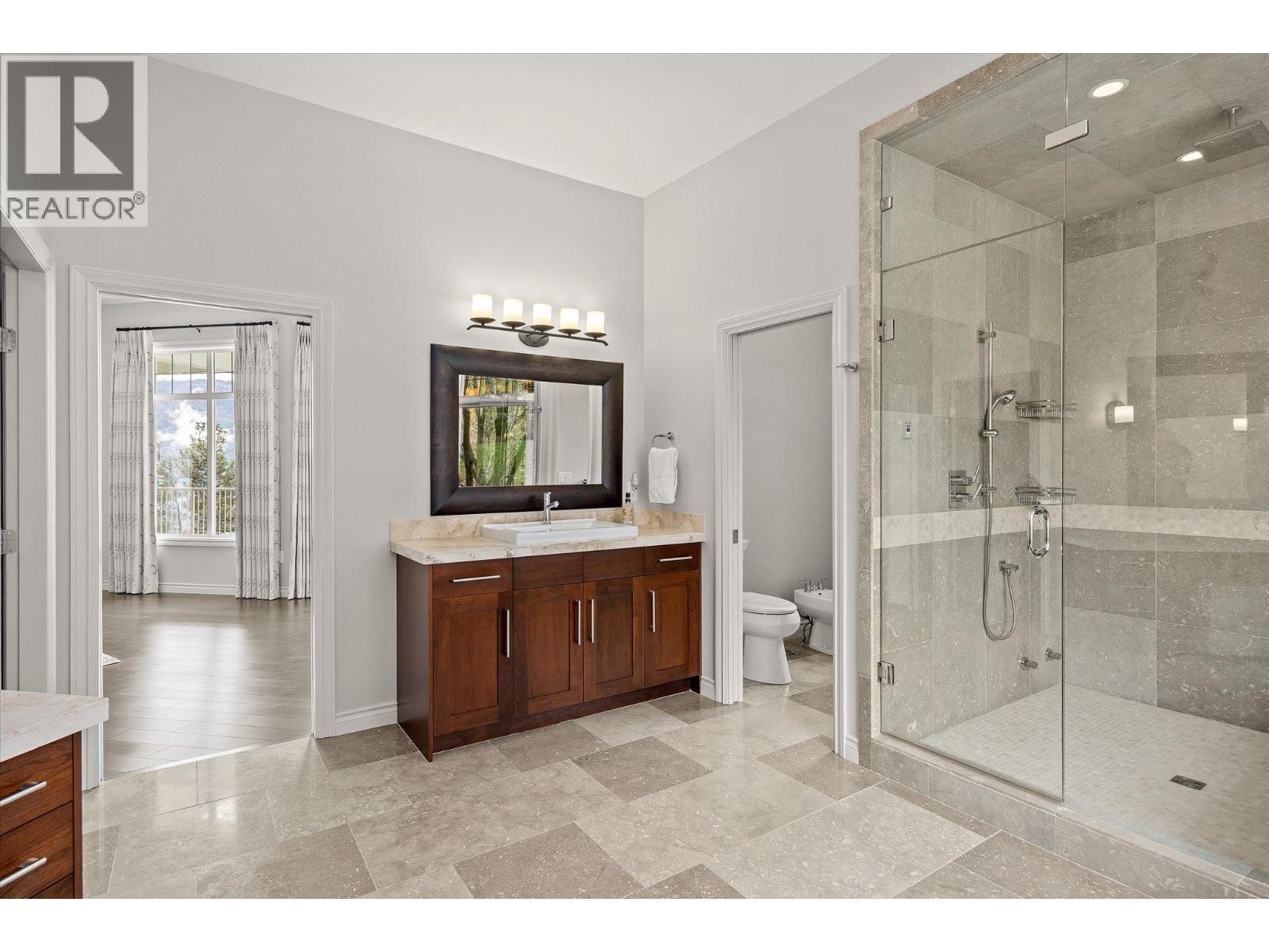 LAKE COUNTRY, British Columbia, V4V 2K7, CA, 4 Bedrooms Bedrooms, ,4 BathroomsBathrooms,Residential,For Sale,1960852