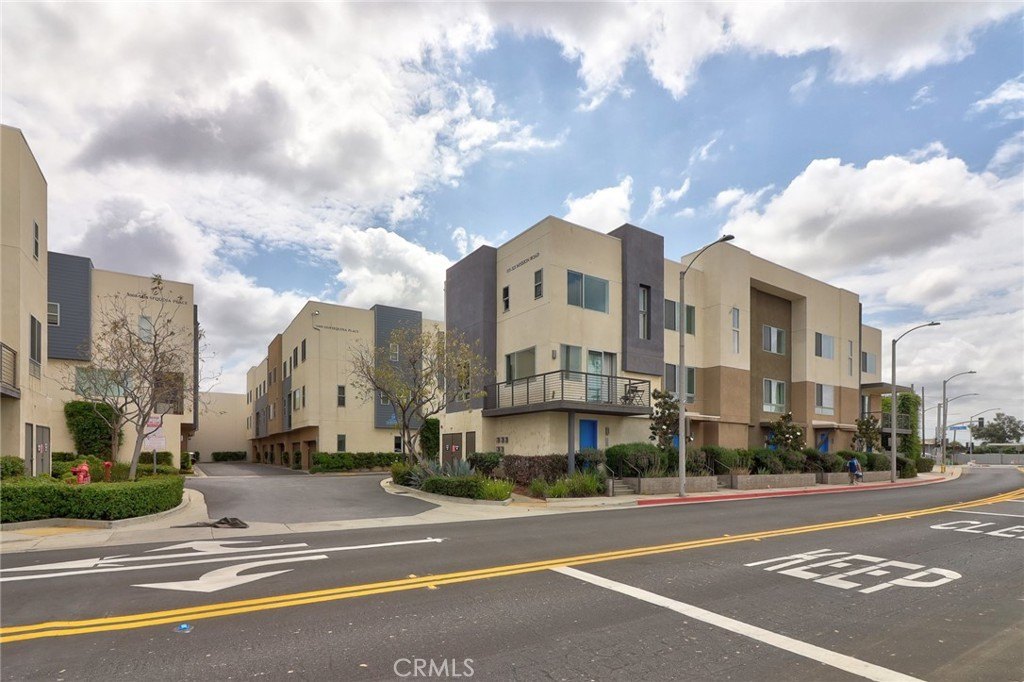 Montebello, California, 90640, United States, 3 Bedrooms Bedrooms, ,2 BathroomsBathrooms,Residential,For Sale,2043024