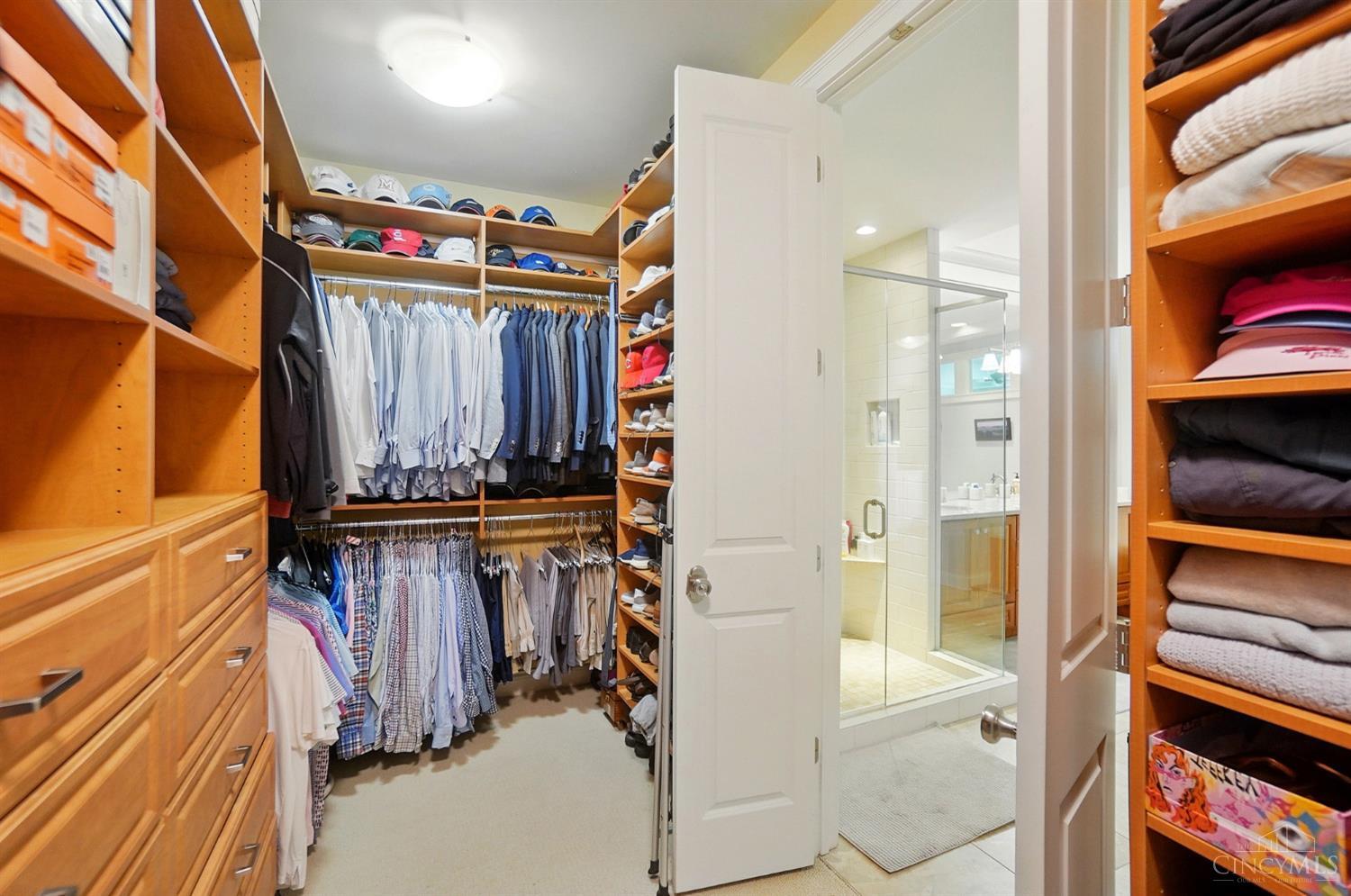 Cincinnati, Ohio, 45202, United States, 3 Bedrooms Bedrooms, ,4 BathroomsBathrooms,Residential,For Sale,1850372
