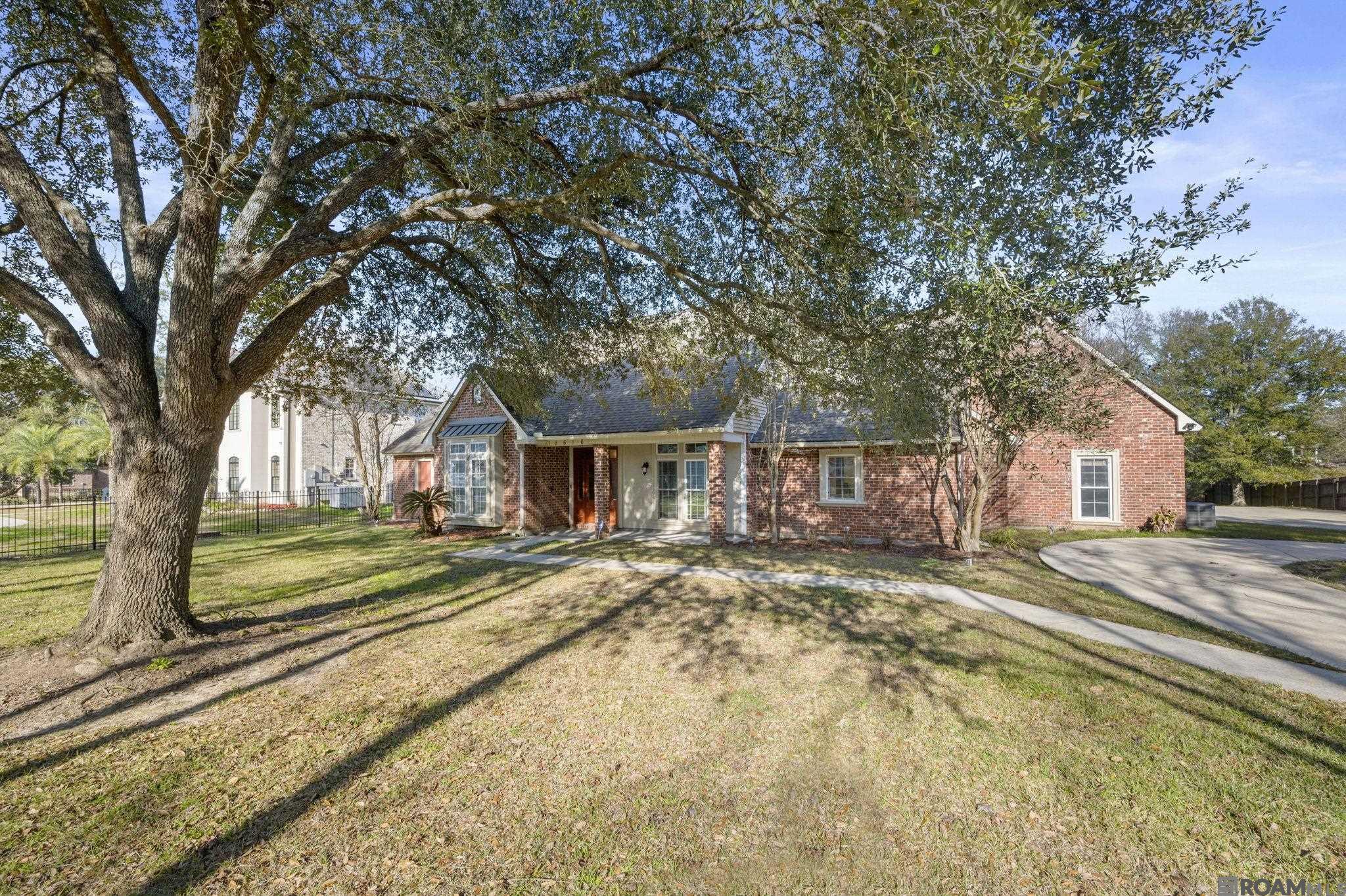 Prairieville, Louisiana, 70769, United States, 5 Bedrooms Bedrooms, ,5 BathroomsBathrooms,Residential,For Sale,2012380