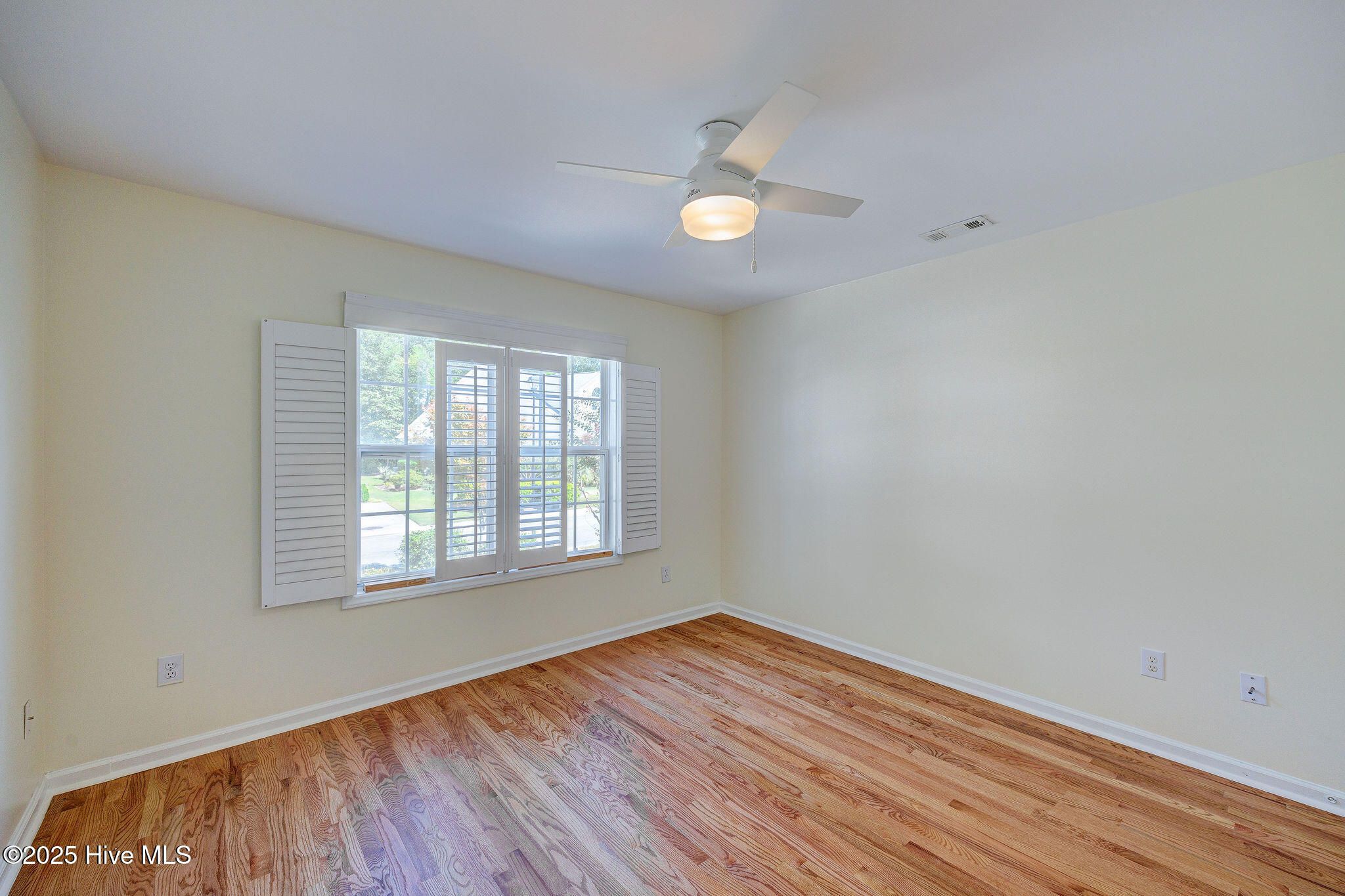 Carolina Beach, North Carolina, 28428, United States, 2 Bedrooms Bedrooms, ,2 BathroomsBathrooms,Residential,For Sale,1956851