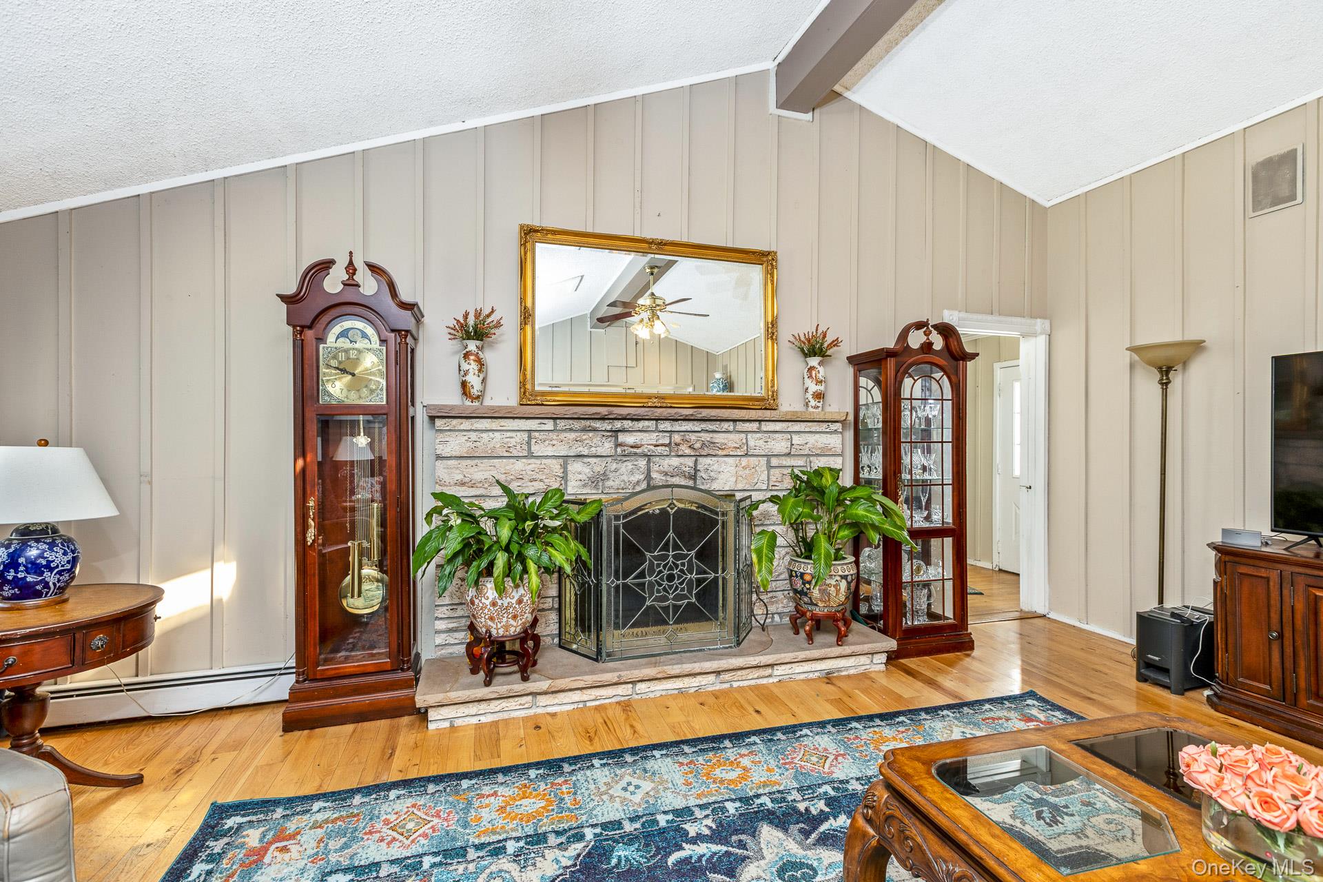 Shoreham, New York, 11786, United States, 3 Bedrooms Bedrooms, ,2 BathroomsBathrooms,Residential,For Sale,1908697