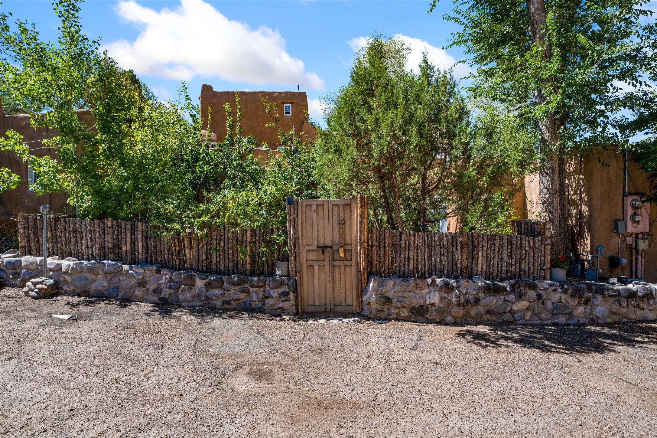 322 Magdalena Road, Santa Fe, NM 87501