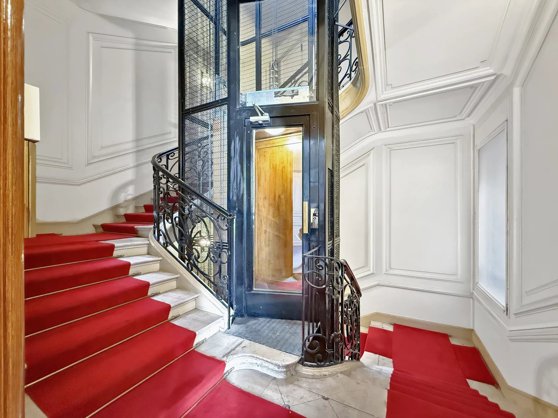 Paris 8th, Île-de-France, 75008, FR, 13 Bedrooms Bedrooms, ,Residential,For Sale,1794748
