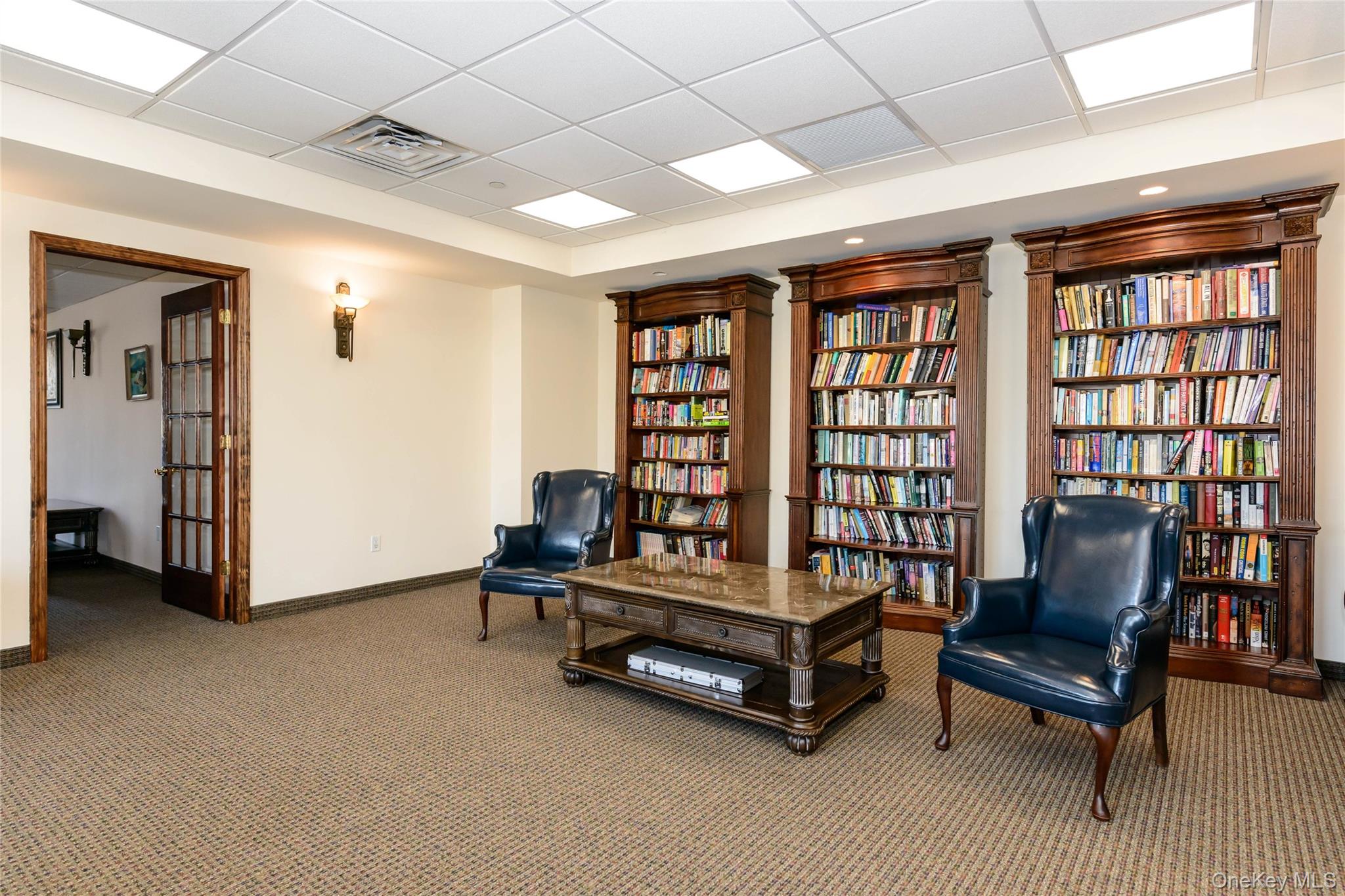  242 Maple Avenue, Westbury, NY, 11590 - 物件實景
