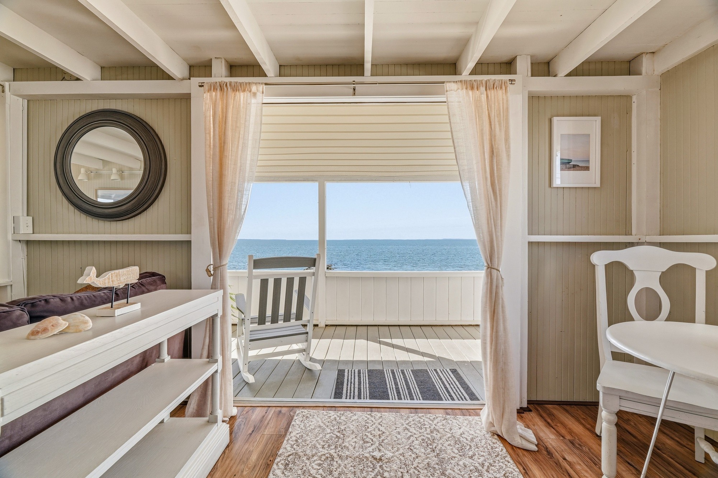  Charming Direct Waterfront Beach Cottage at Hawk