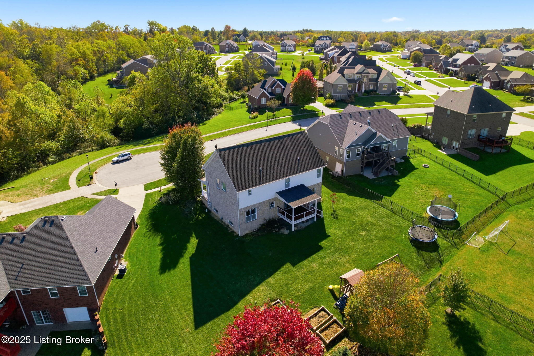 La Grange, Kentucky, 40031, United States, 5 Bedrooms Bedrooms, ,4 BathroomsBathrooms,Residential,For Sale,1971685