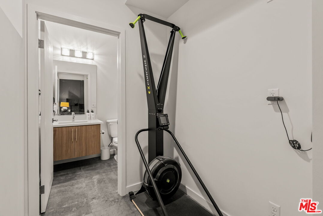 Los Angeles, California, 90026, United States, 3 Bedrooms Bedrooms, ,4 BathroomsBathrooms,Residential,For Sale,1829395