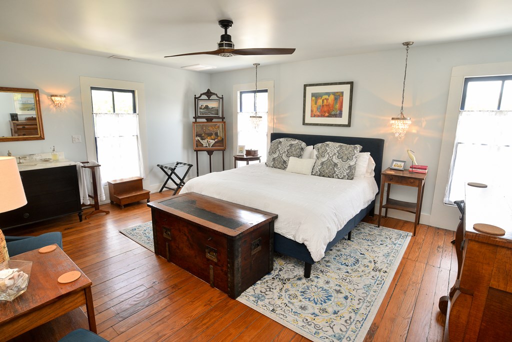 Cape Charles, Virginia, 23310, United States, 3 Bedrooms Bedrooms, ,4 BathroomsBathrooms,Residential,For Sale,1826996
