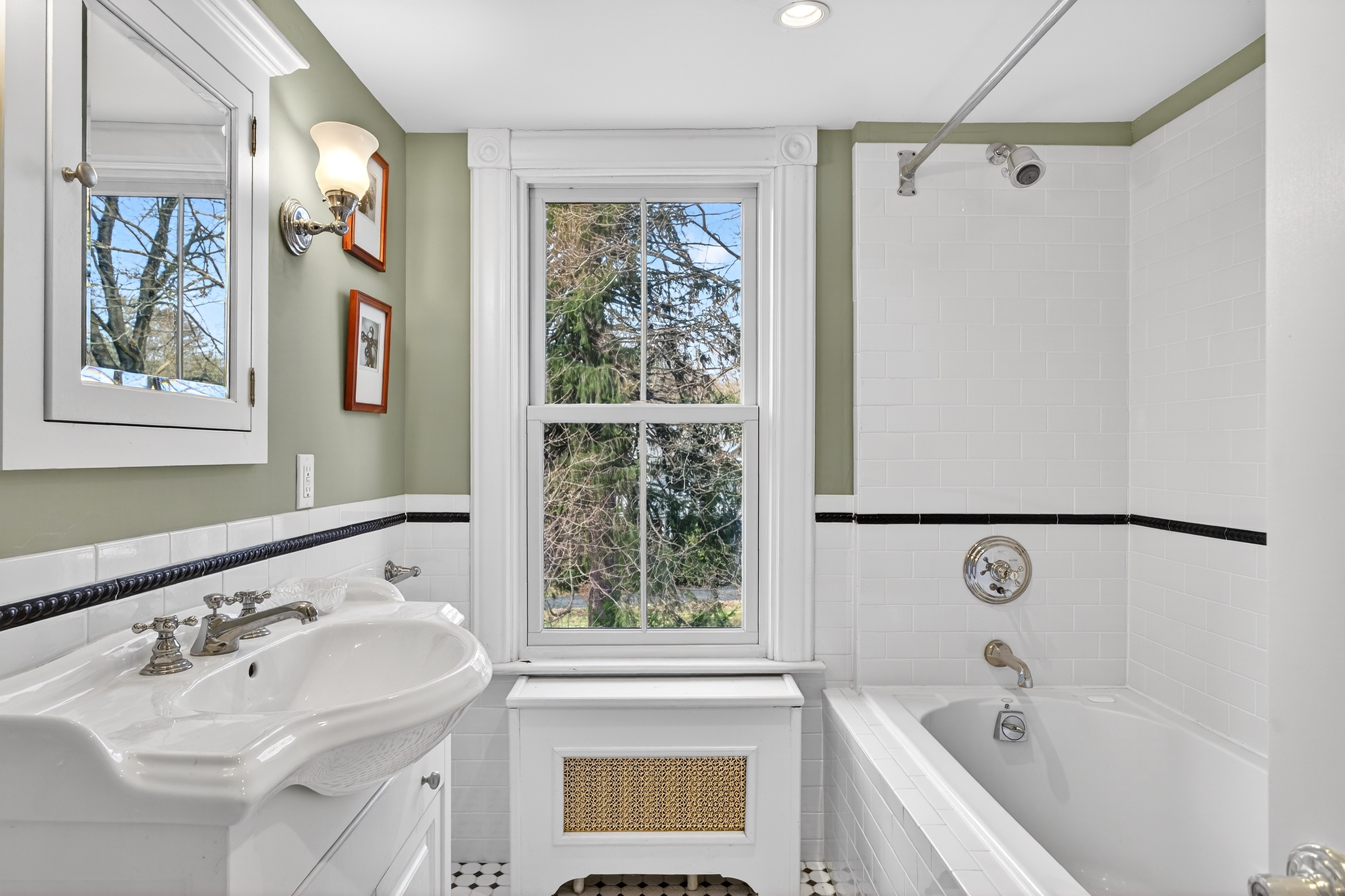  247 Broadway - 物件實景