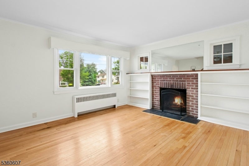 Garwood Boro, New Jersey, 07027, United States, 5 Bedrooms Bedrooms, ,4 BathroomsBathrooms,Residential,For Sale,1835599
