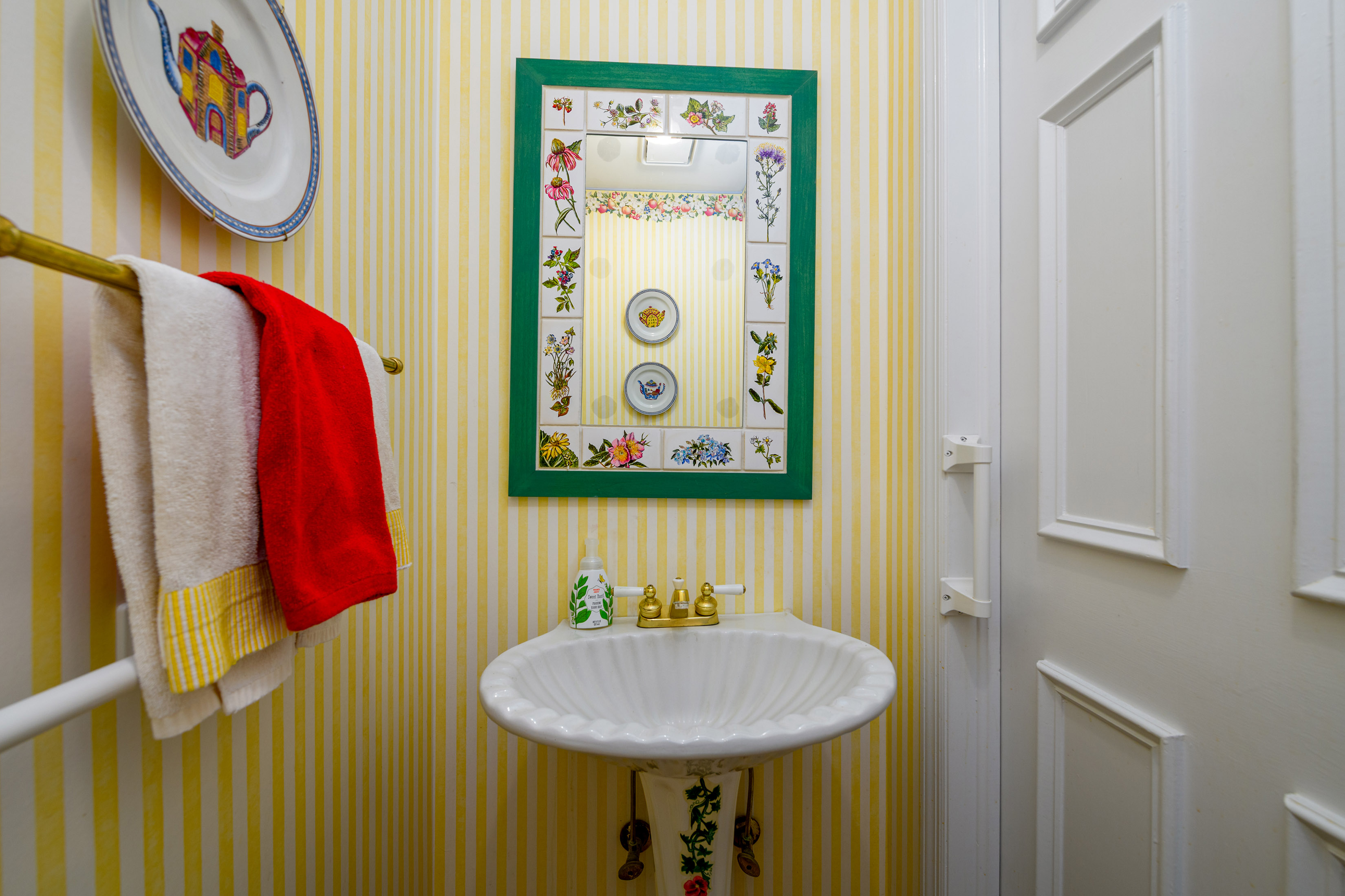  Lakefront Estate with Private Dock, Guest Home and Pool - 物件實景