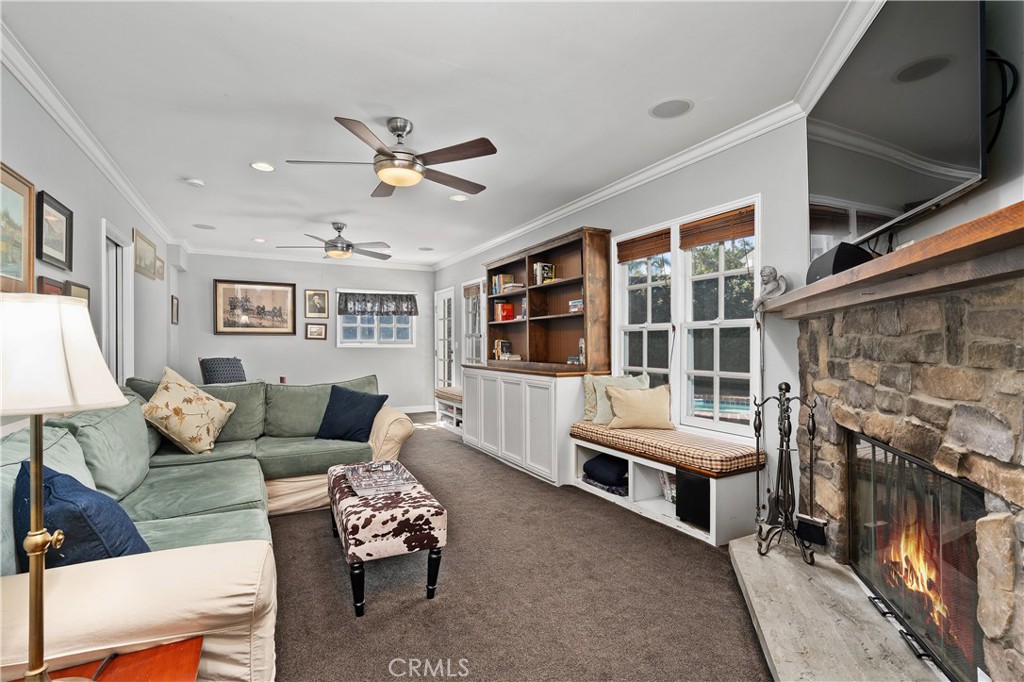 Studio City, California, 91602, United States, 5 Bedrooms Bedrooms, ,4 BathroomsBathrooms,Residential,For Sale,1947106