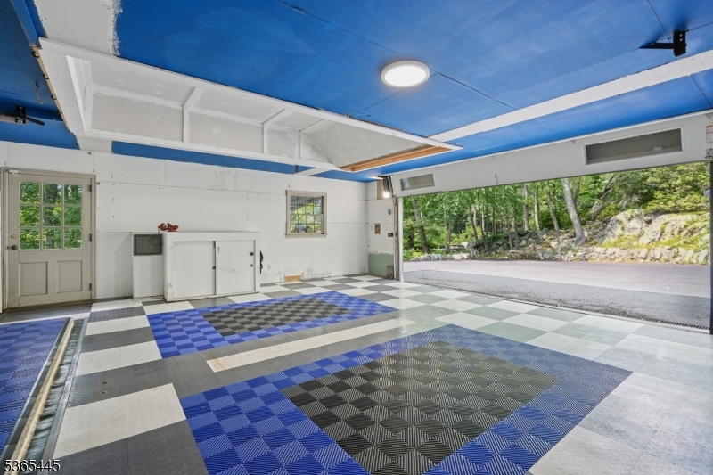 Kinnelon Boro, New Jersey, 07405-2443, United States, 4 Bedrooms Bedrooms, ,3 BathroomsBathrooms,Residential,For Sale,1861963