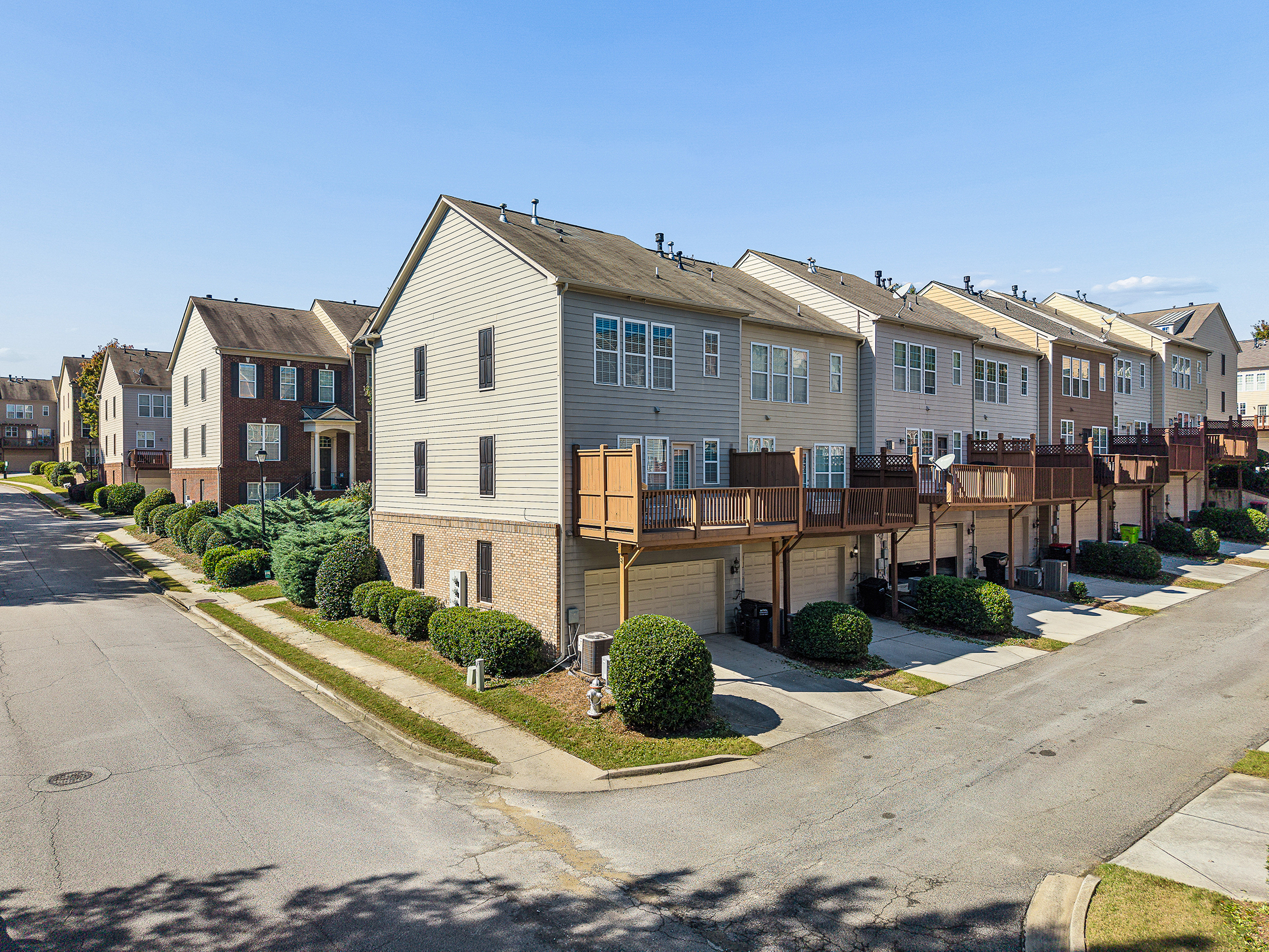  Impeccably Maintained End Unit Townhome in an Exceptional Smyrna Location - 物件實景
