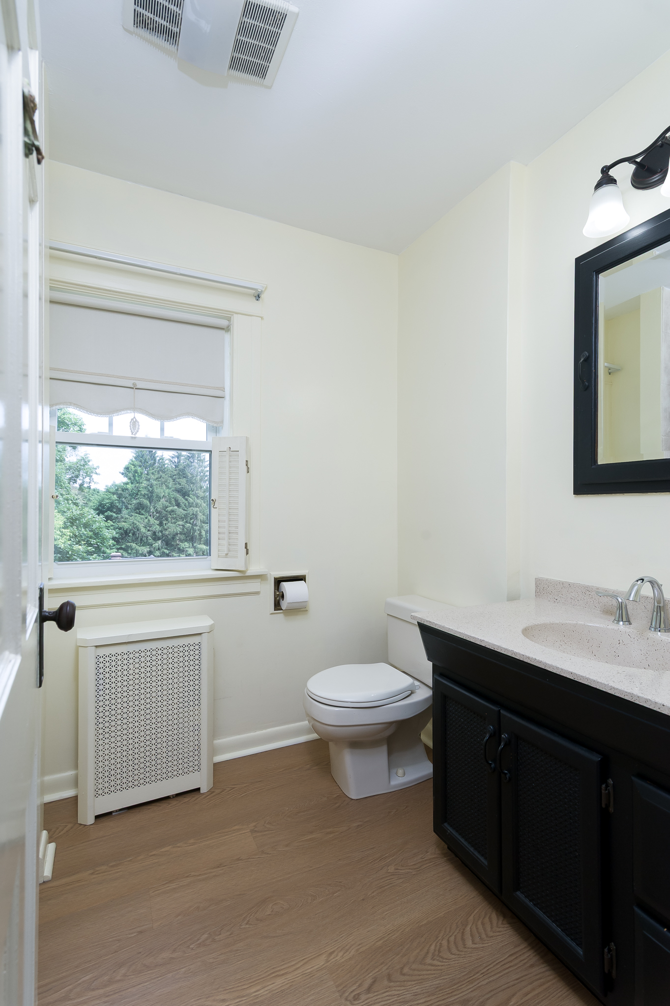 Worcester, Massachusetts, 01603, United States, 3 Bedrooms Bedrooms, ,2 BathroomsBathrooms,Residential,For Sale,1923898