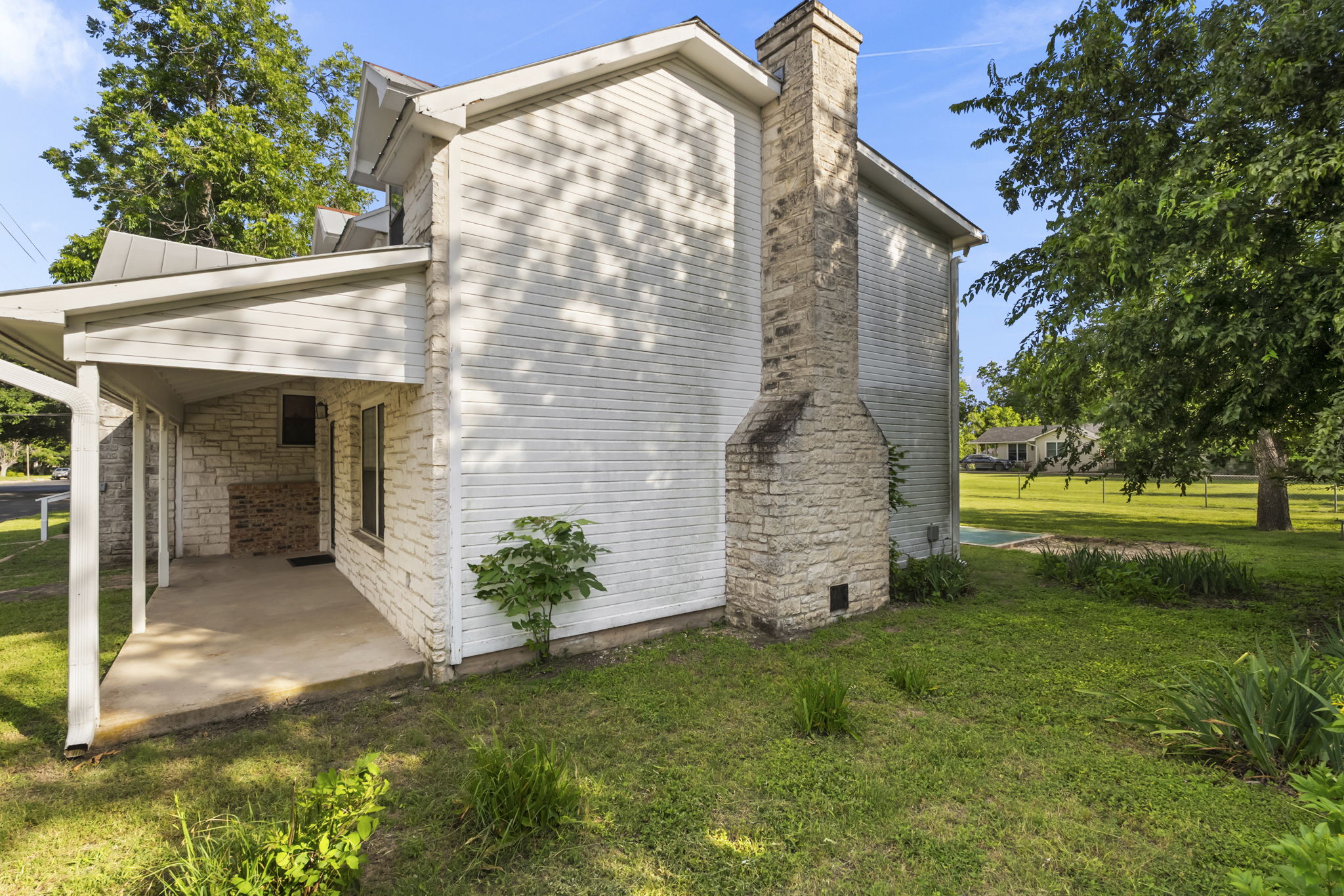  501 West Creek Street, Fredericksburg, TX 78624 - 物件實景
