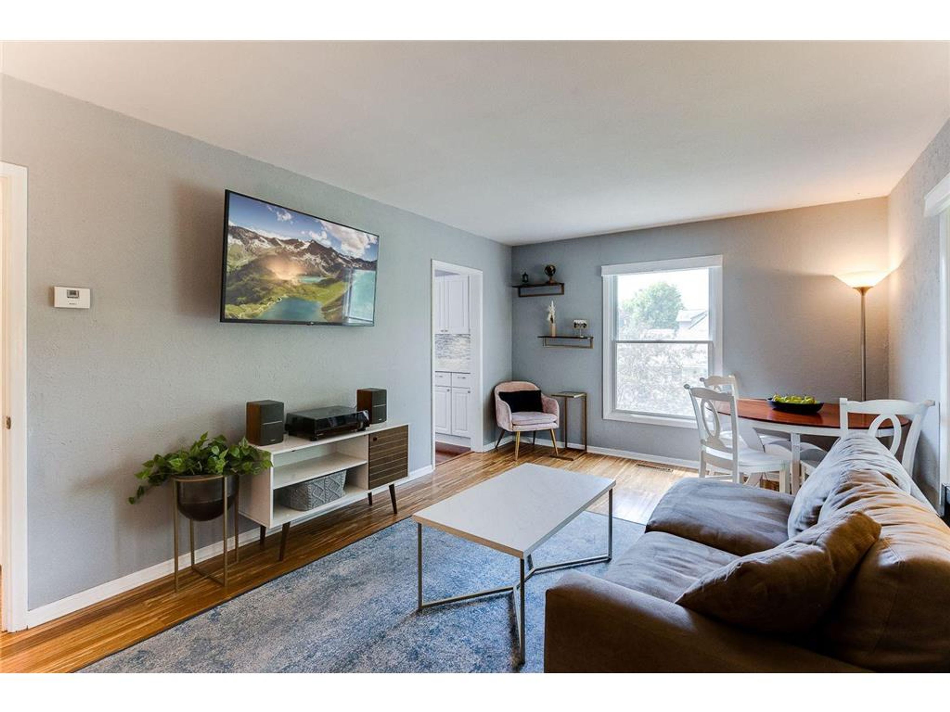  Bright St. Louis Park Home Near West End - 物件實景