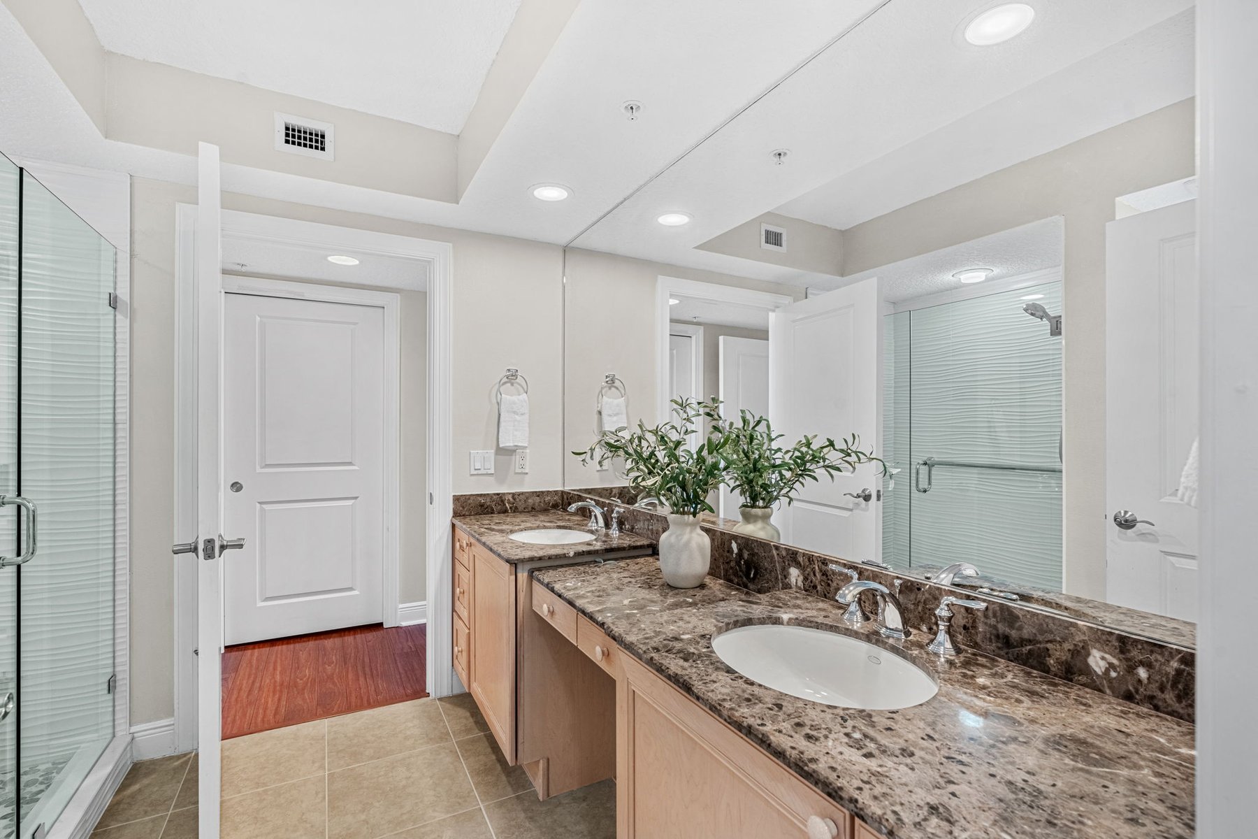  410 Hayes Avenue, #402, Cocoa Beach, FL, 32931 - 物件實景