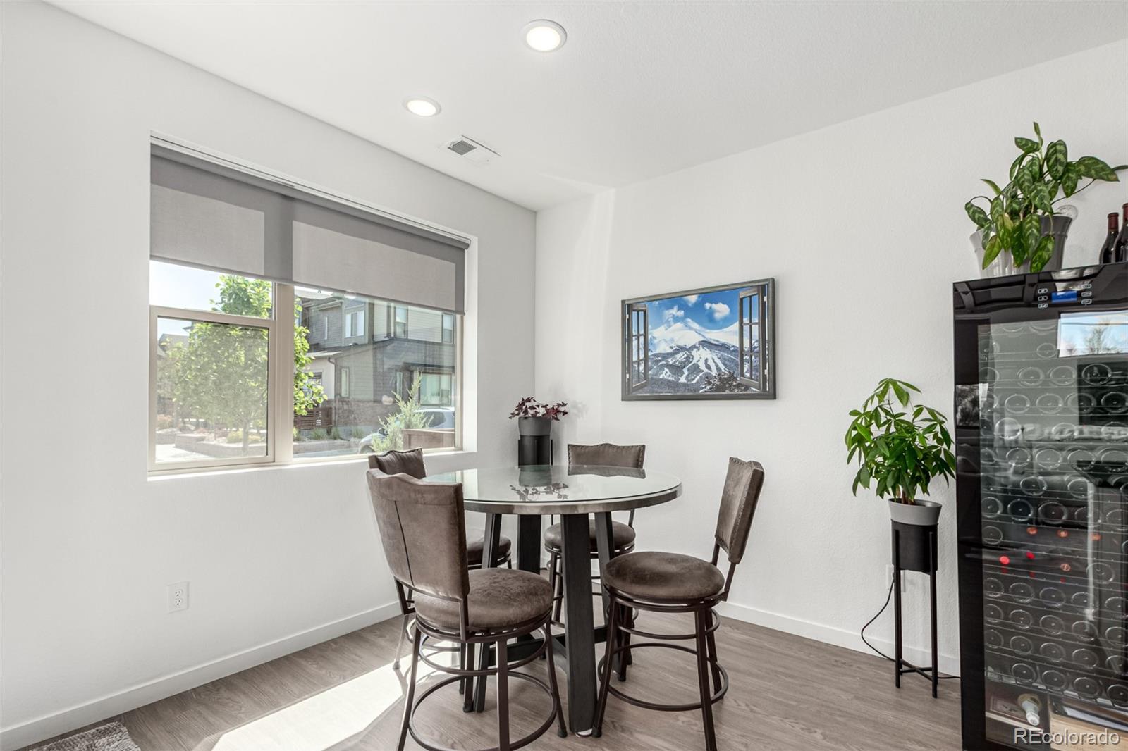 Arvada, Colorado, 80004, United States, 3 Bedrooms Bedrooms, ,2 BathroomsBathrooms,Residential,For Sale,1973817