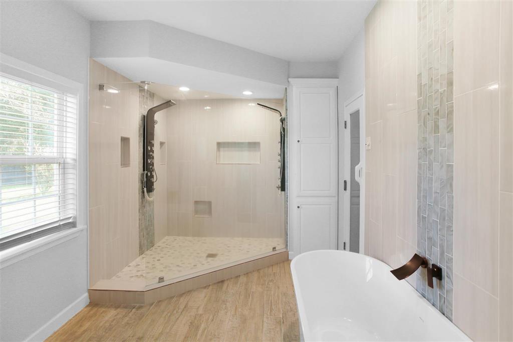 Lake Charles, Louisiana, 70605, United States, 4 Bedrooms Bedrooms, ,4 BathroomsBathrooms,Residential,For Sale,1979416