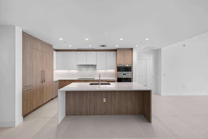 Fort Lauderdale, Florida, 33304, United States, 2 Bedrooms Bedrooms, ,4 BathroomsBathrooms,Residential,For Sale,2002084