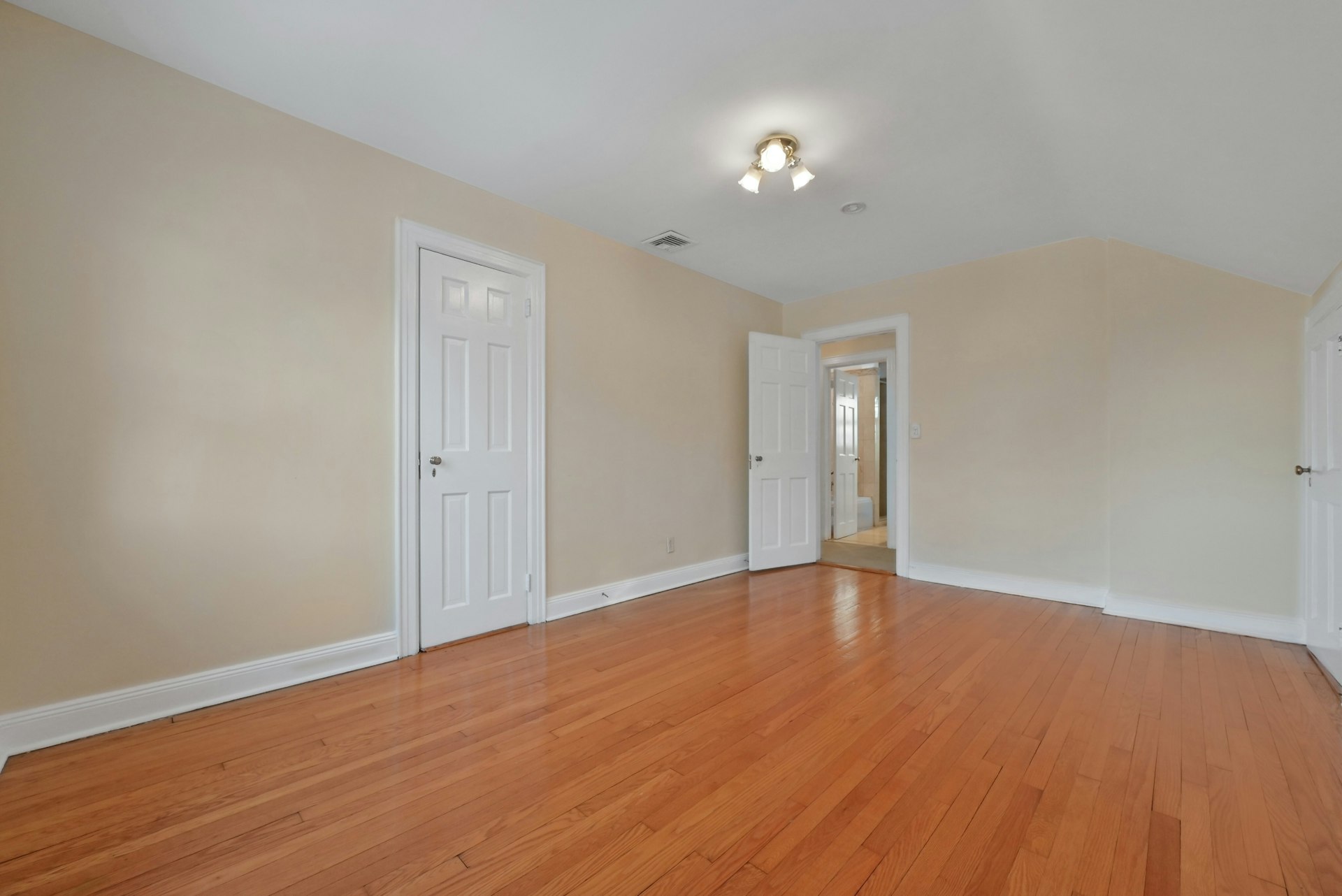  40 Clinton Avenue, Tenafly, NJ, 07670 - 物件實景