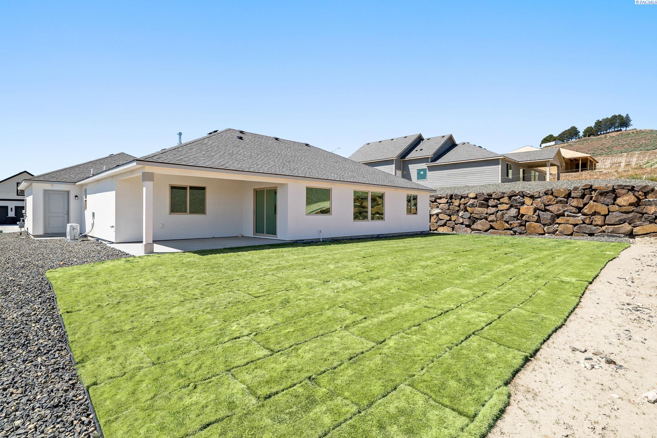 Kennewick, Washington, 99338, United States, 3 Bedrooms Bedrooms, ,1 BathroomBathrooms,Residential,For Sale,1803967