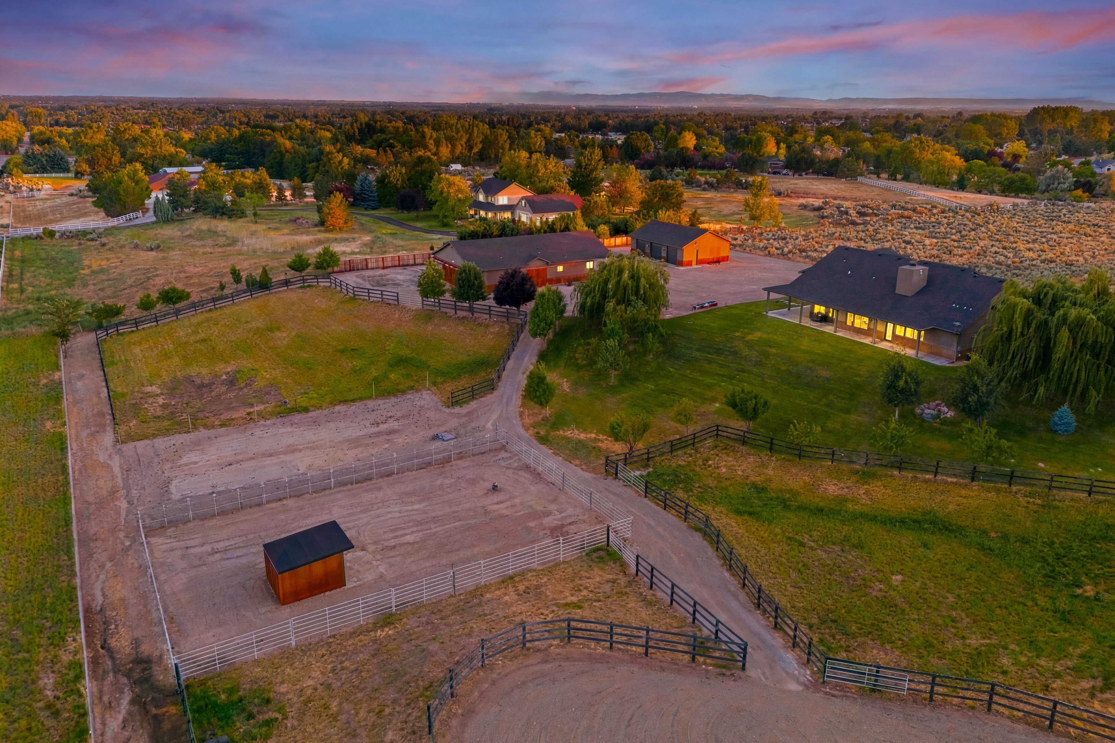  Ranch Living with Mountain View - 物件實景