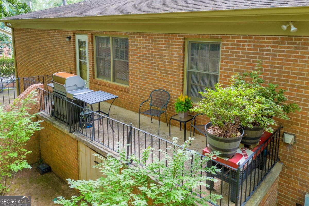 Athens, Georgia, 30606, United States, 5 Bedrooms Bedrooms, ,3 BathroomsBathrooms,Residential,For Sale,1896838