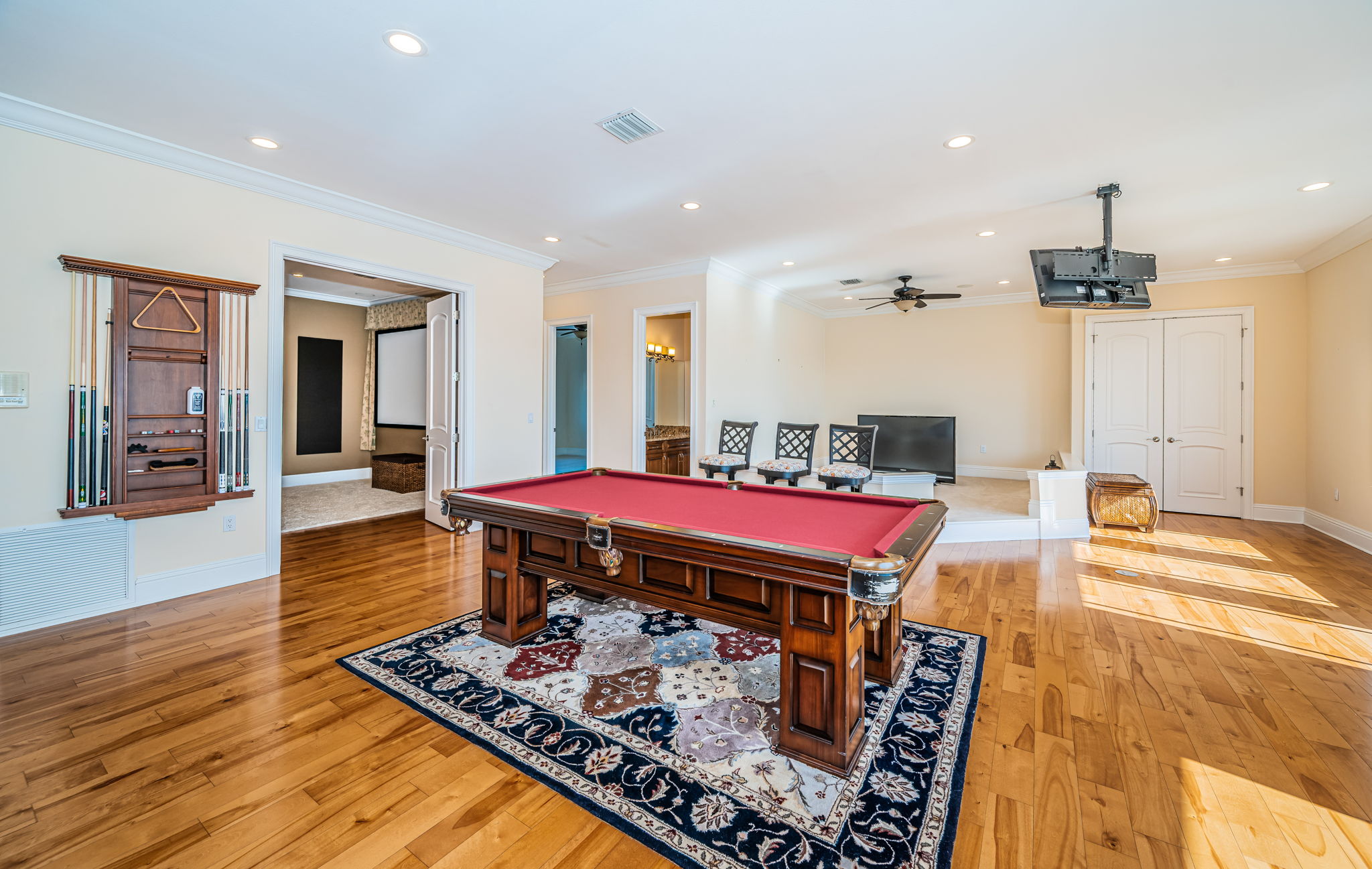 St Petersburg, Florida, 33707, United States, 5 Bedrooms Bedrooms, ,5 BathroomsBathrooms,Residential,For Sale,2006025