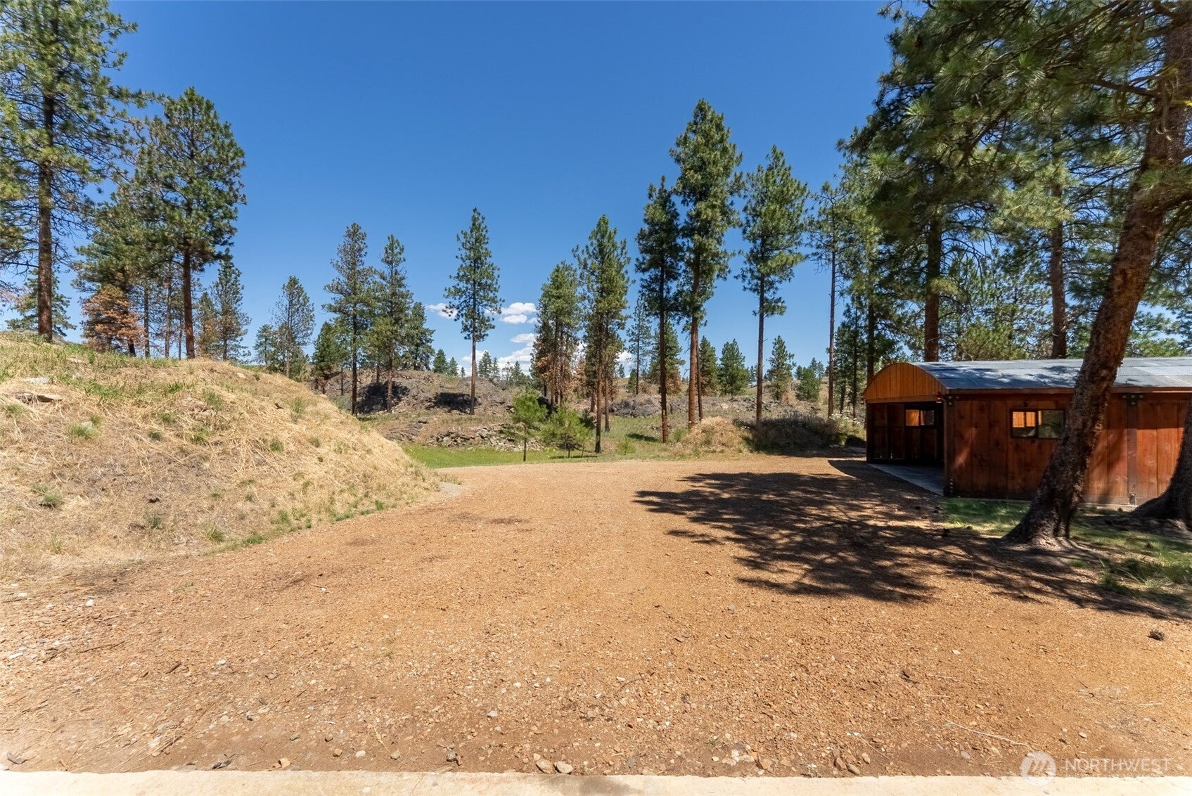 Oroville, Washington, 98844, United States, 1 Bedroom Bedrooms, ,Residential,For Sale,1882313