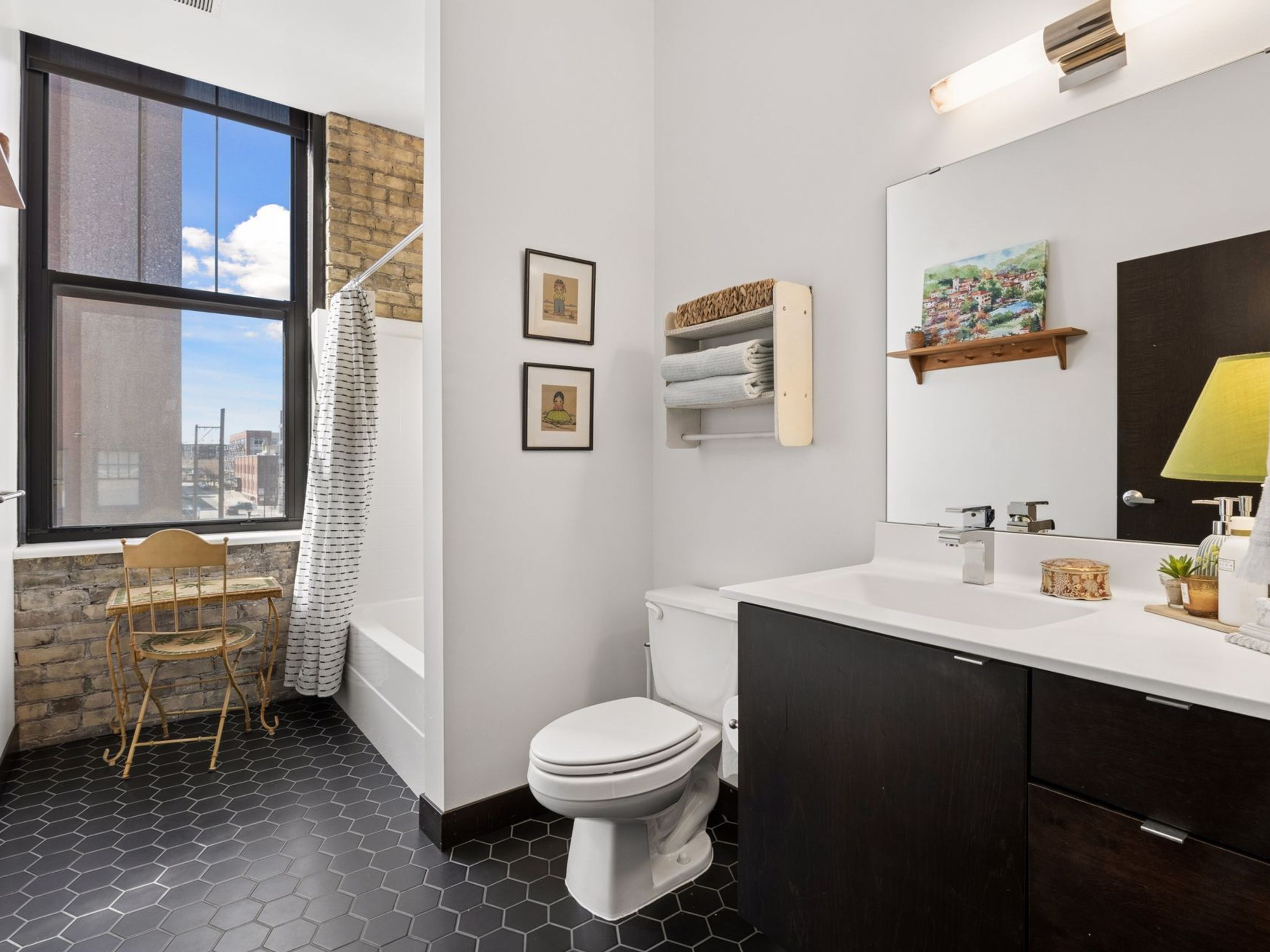  Iconic Corner Loft in Coveted North Loop - 物件實景