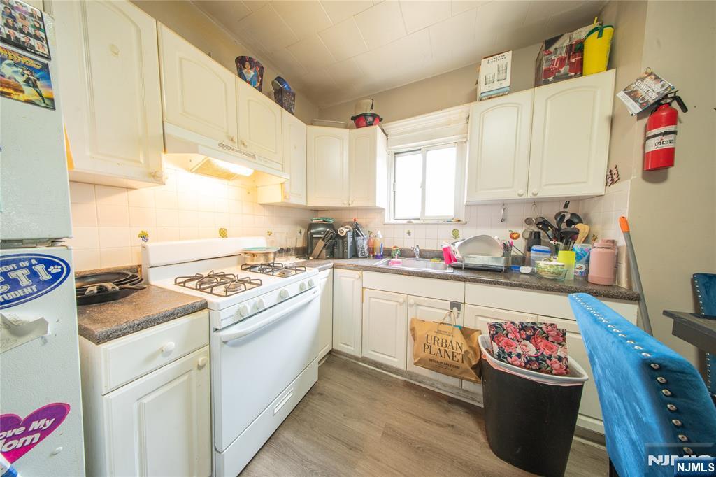 Paterson, New Jersey, 07524, United States, 7 Bedrooms Bedrooms, ,3 BathroomsBathrooms,Residential,For Sale,1907790