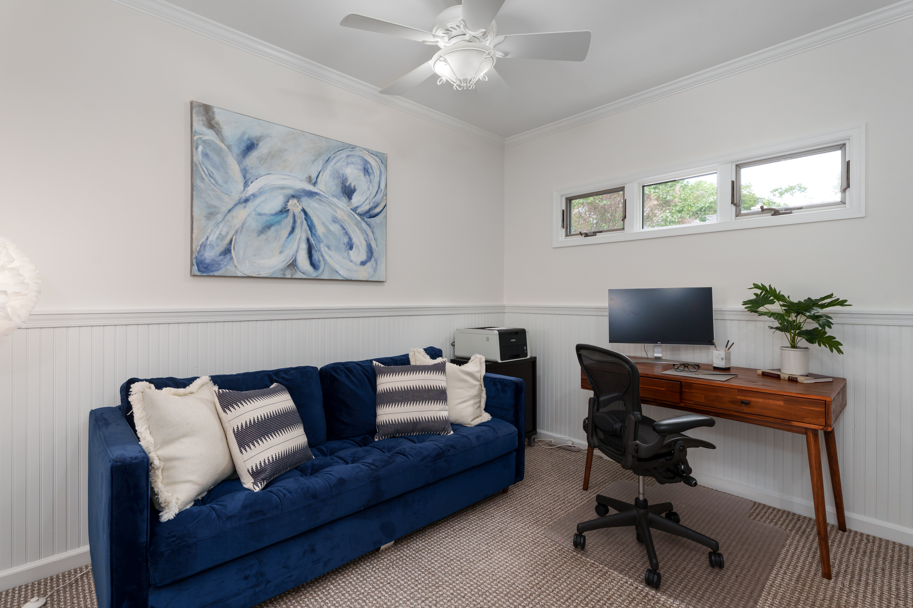  Coveted Western Section Mid-Century Modern Home with an Adaptable Floor Plan - 物件實景