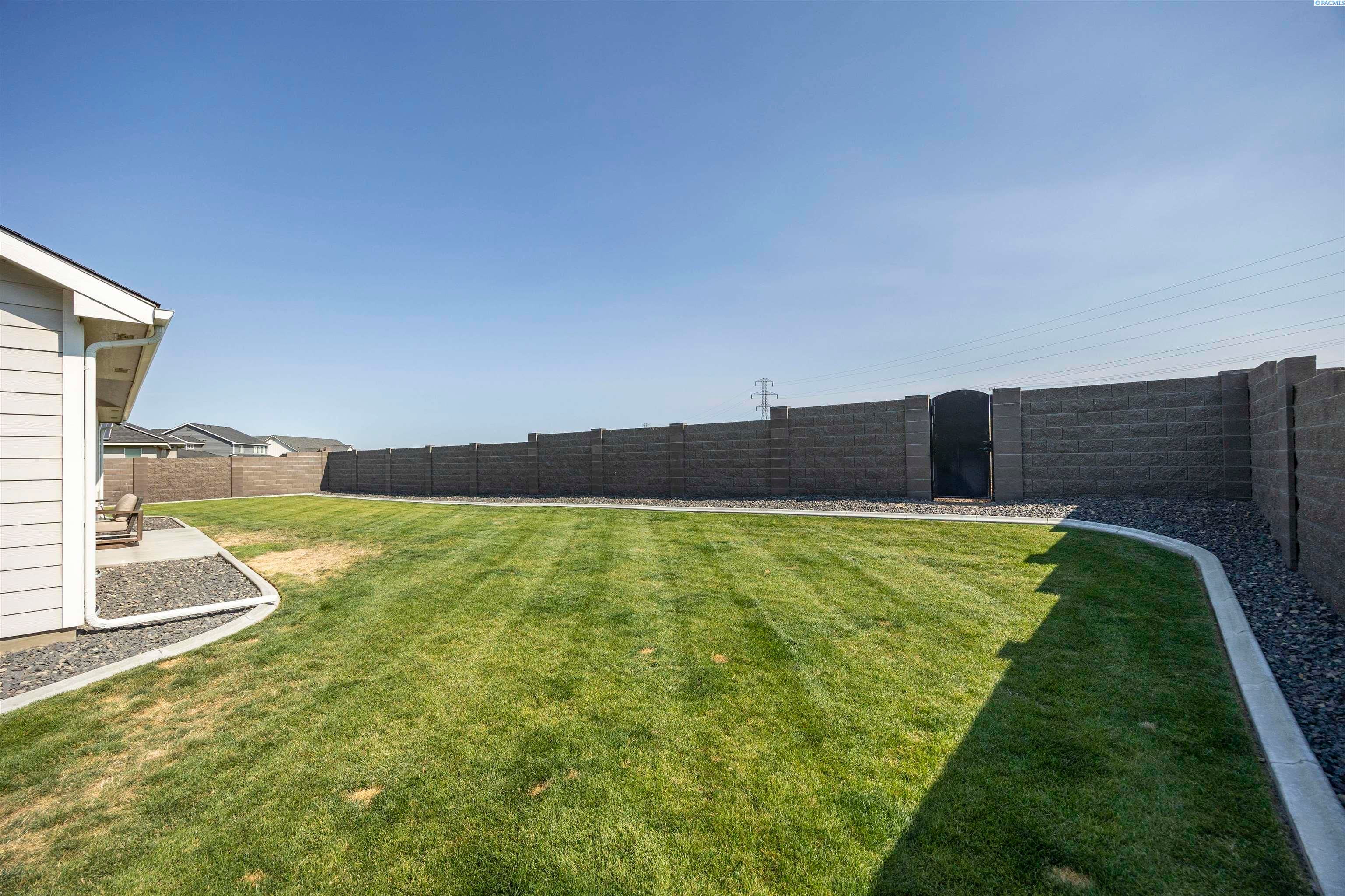 Kennewick, Washington, 99338, United States, 4 Bedrooms Bedrooms, ,3 BathroomsBathrooms,Residential,For Sale,1977201